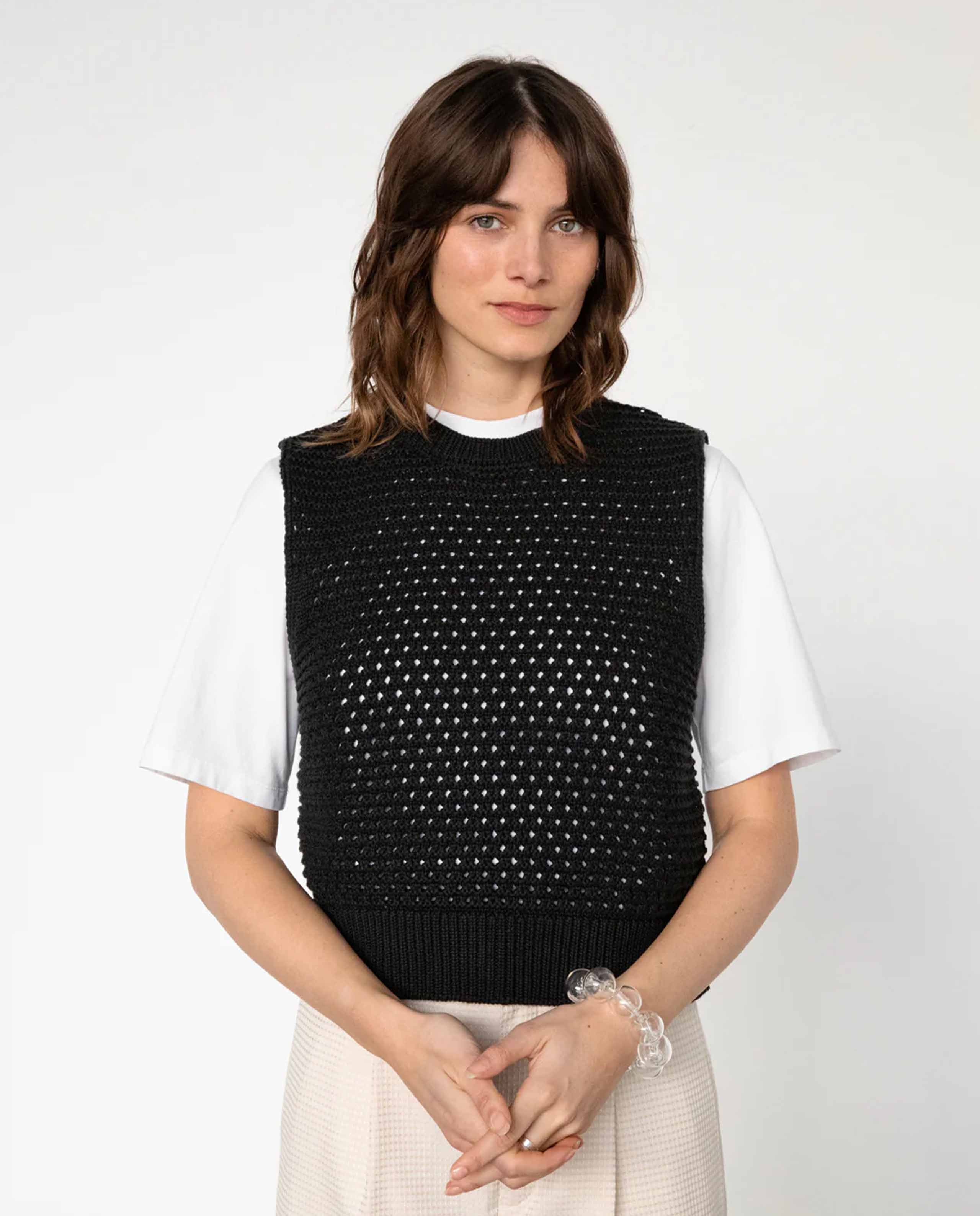 marché commun gilet tricot ajouré en coton bio noir rotholz