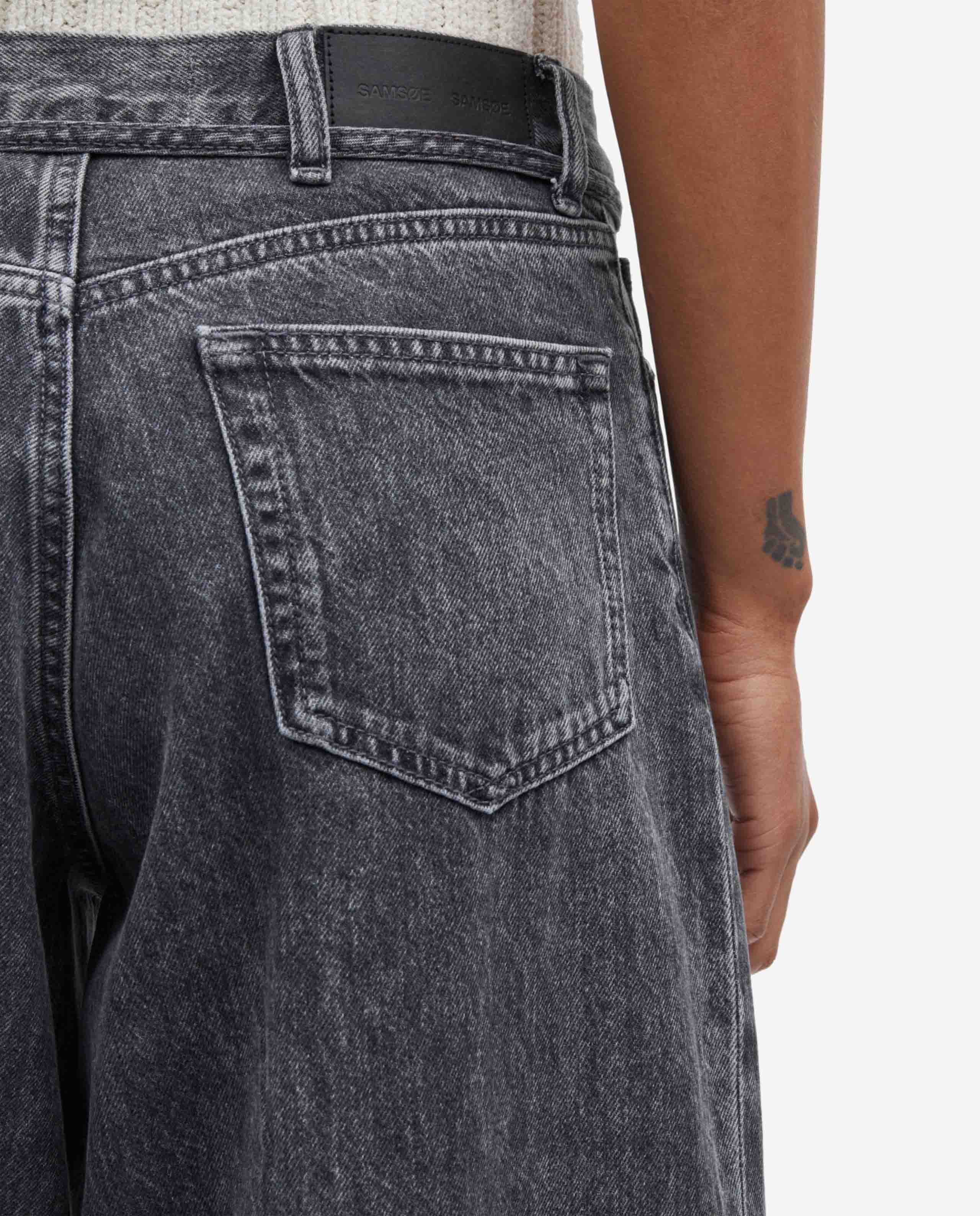 marché commun jean large en coton bio gris anthracite samsoe samsoe