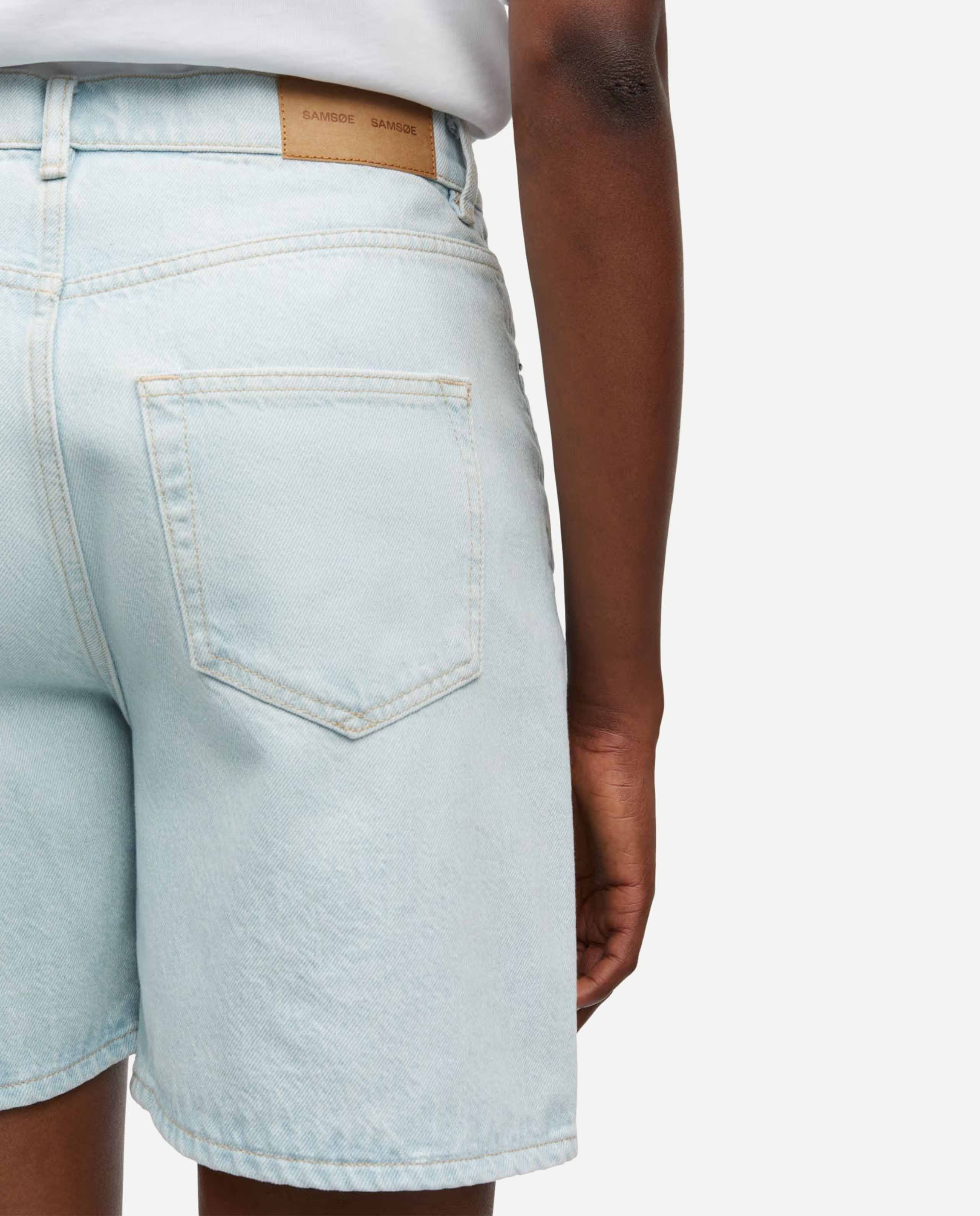 marche commun short bermuda en denim bio bleu clair samsoe samsoe