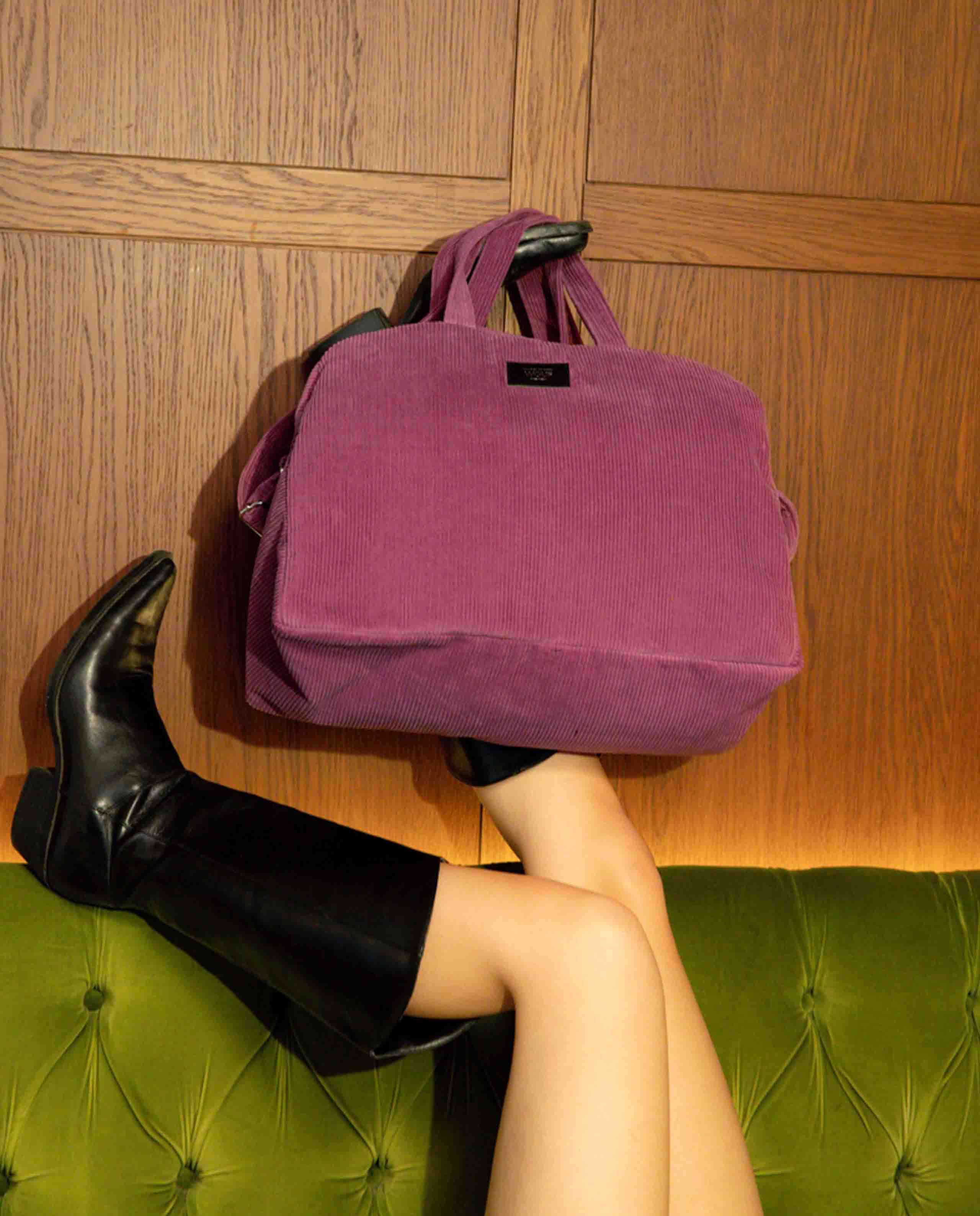 Marché Commun sac weekend velours mauve Wouf