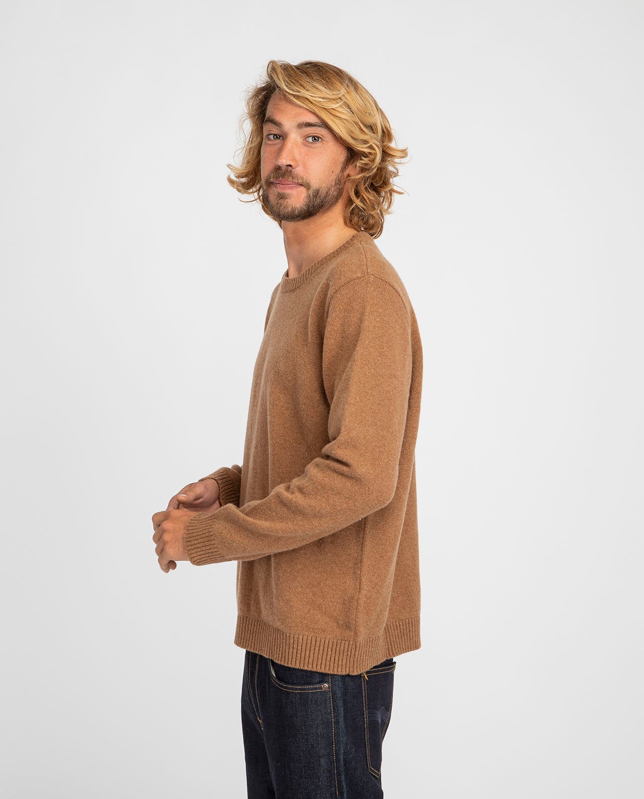 marché commun organic basics pull homme laine mérinos recyclée éco-responsable éthique bleu camel