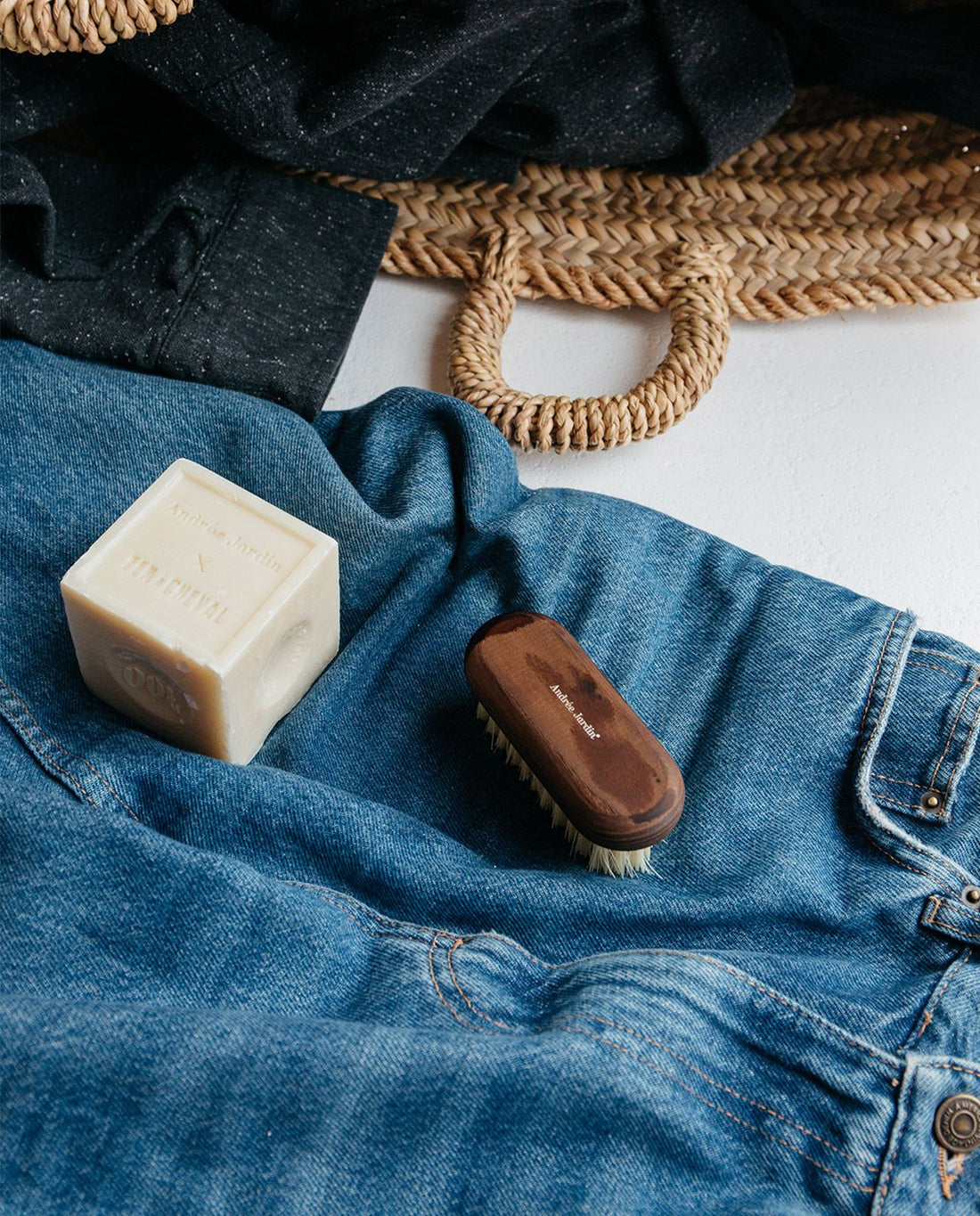 Brosse à linge en frêne