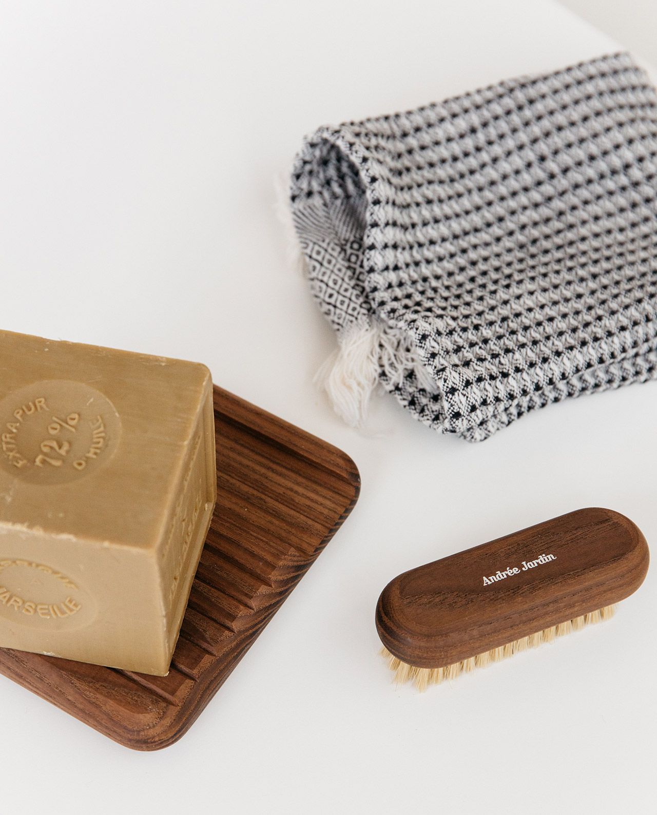 marché commun andrée jardin fer à cheval coffret savon marseille brosse à ongles naturel fabriqué en France