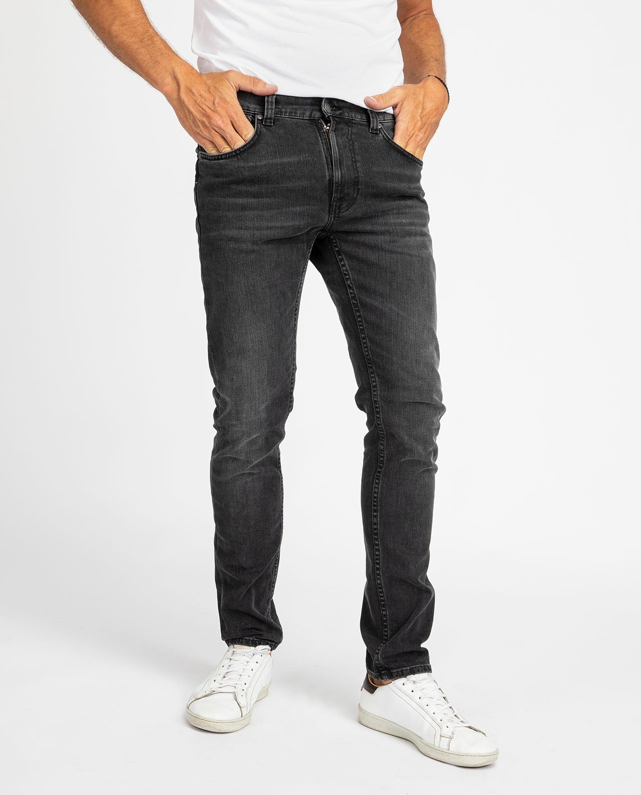 Marché Commun Jean en coton bio Lean Dean Black Eyes Nudie Jeans