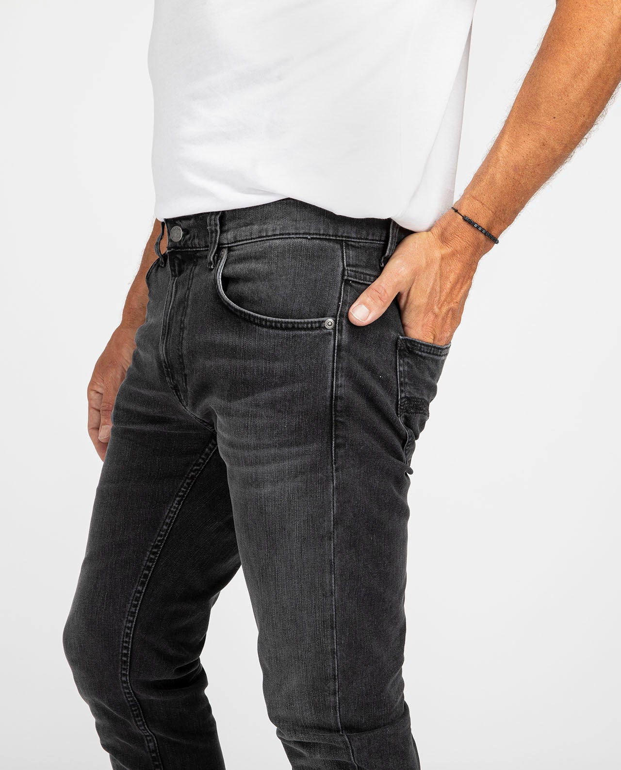 Marché Commun Jean en coton bio Lean Dean Black Eyes Nudie Jeans