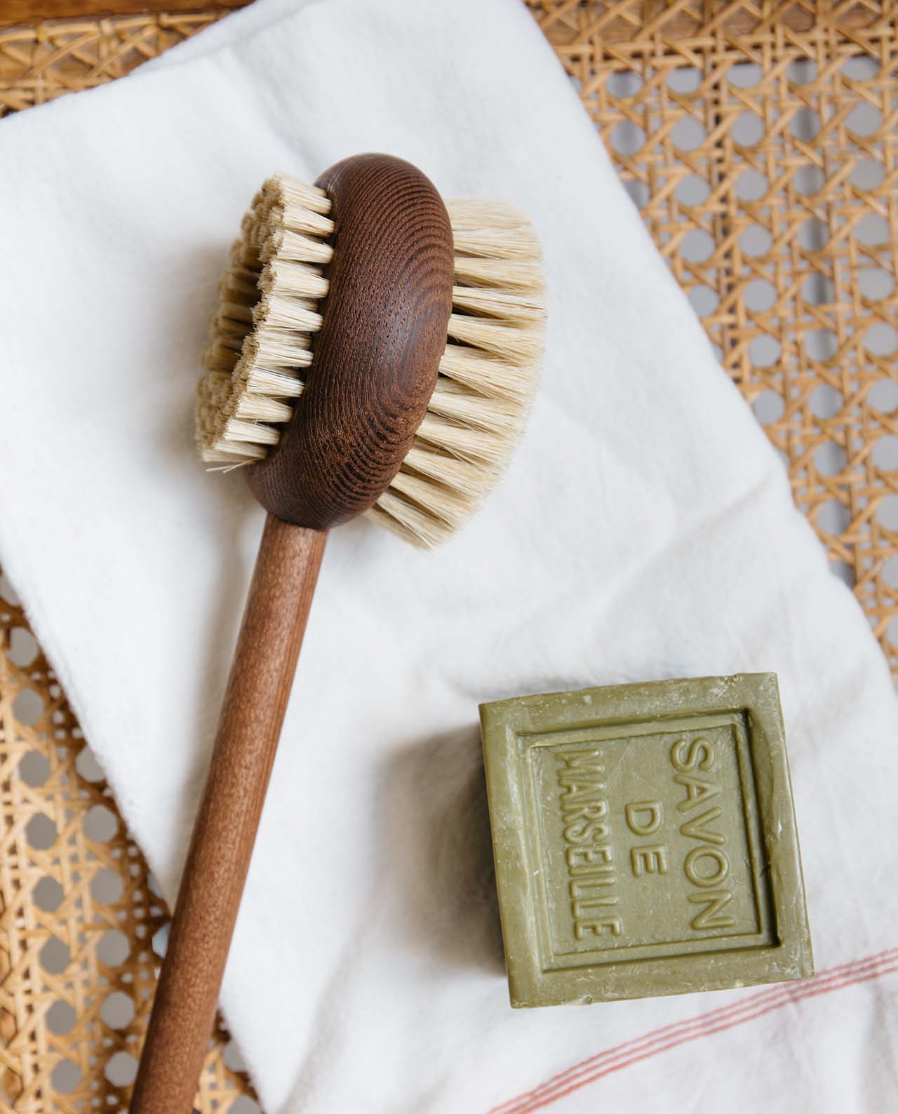 marché commun andrée jardin brosse dos bois frêne corps exfoliante nettoyante stimulante