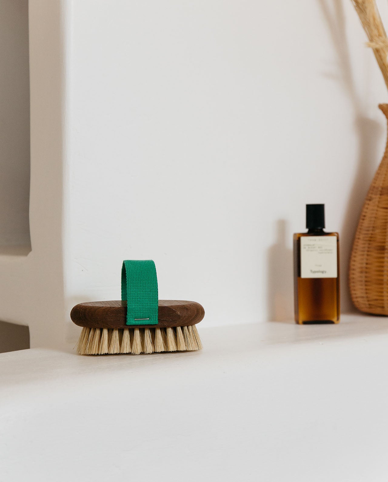 marché commun andrée jardin brosse corps massage à sec bois frêne sangle verte fabriquée en France