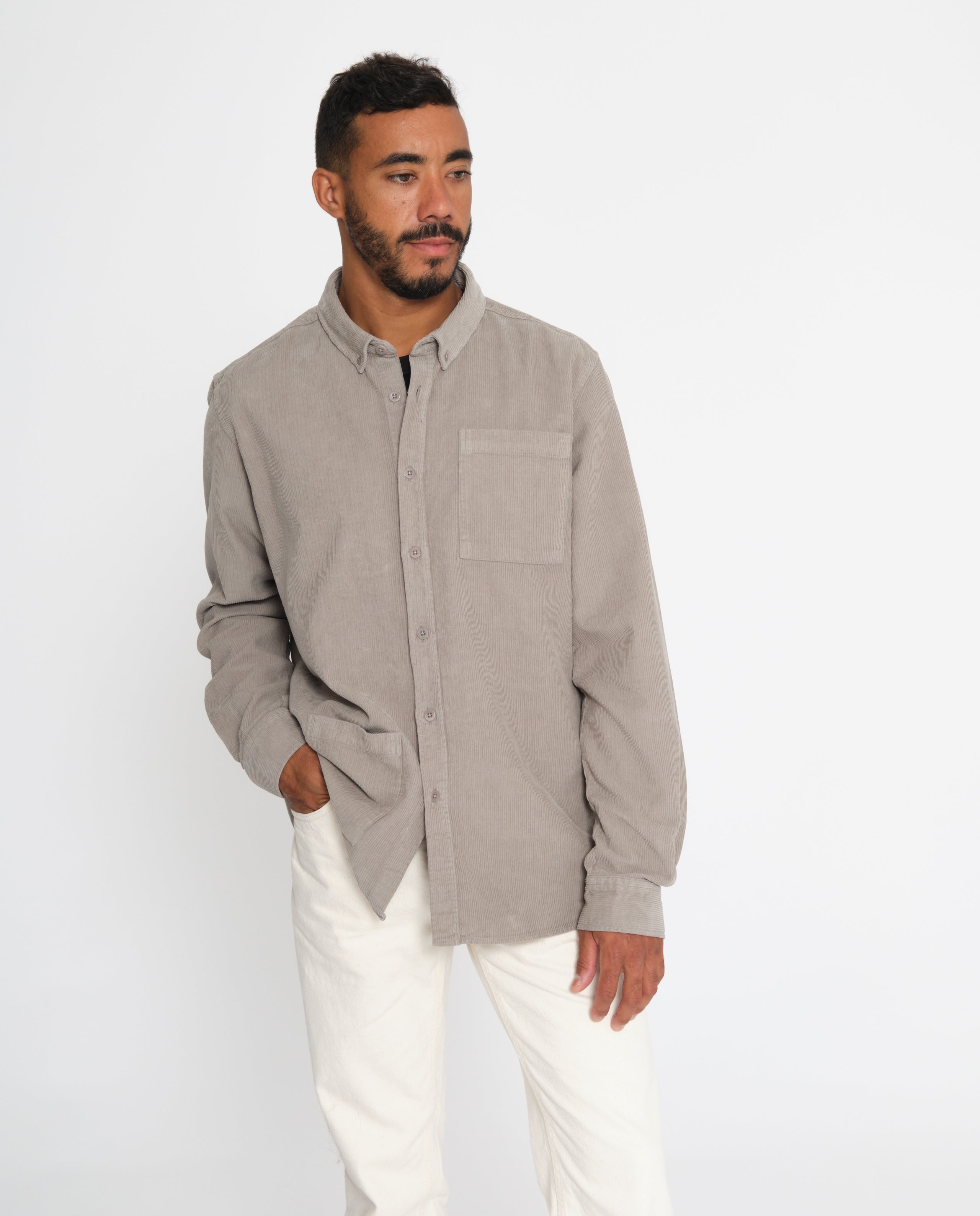 marché commun bask in the sun chemise velours côtelé homme éthique gris vert lichen fabriquée au portugal