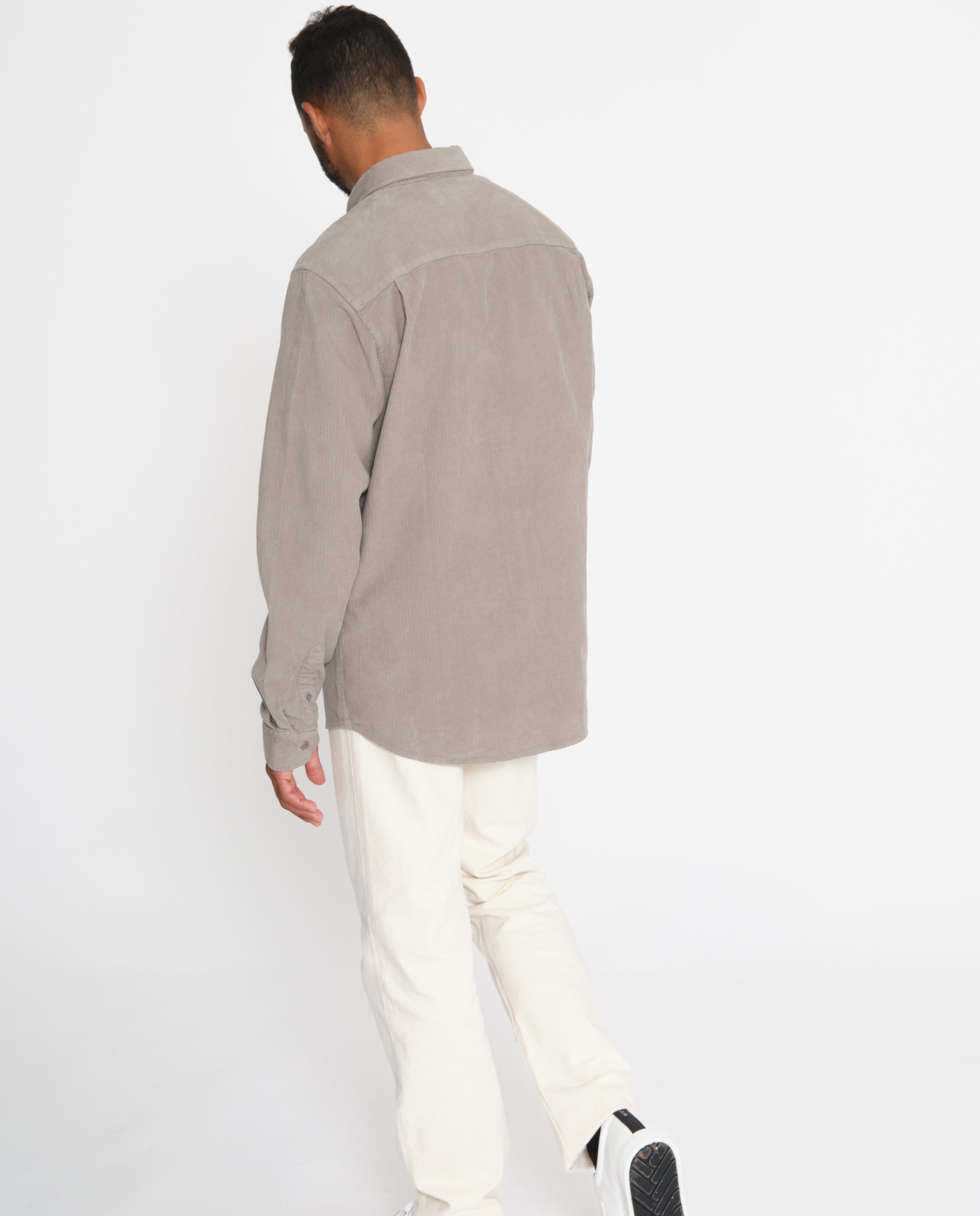 marché commun bask in the sun chemise velours côtelé homme éthique gris vert lichen fabriquée au portugal