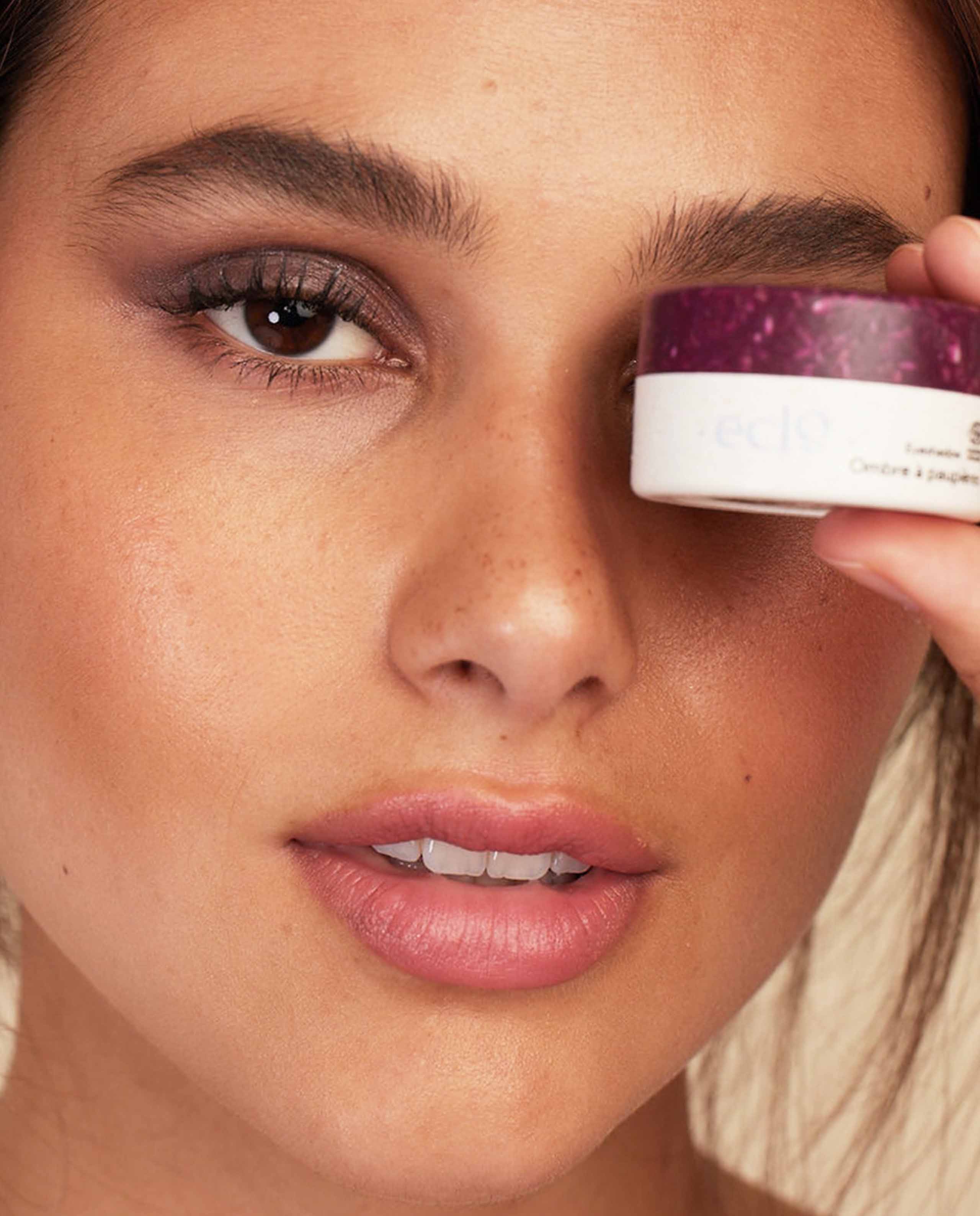 marché commun eclo beauty maquillage clean éco-responsable ombre à paupières naturelle prune minérale