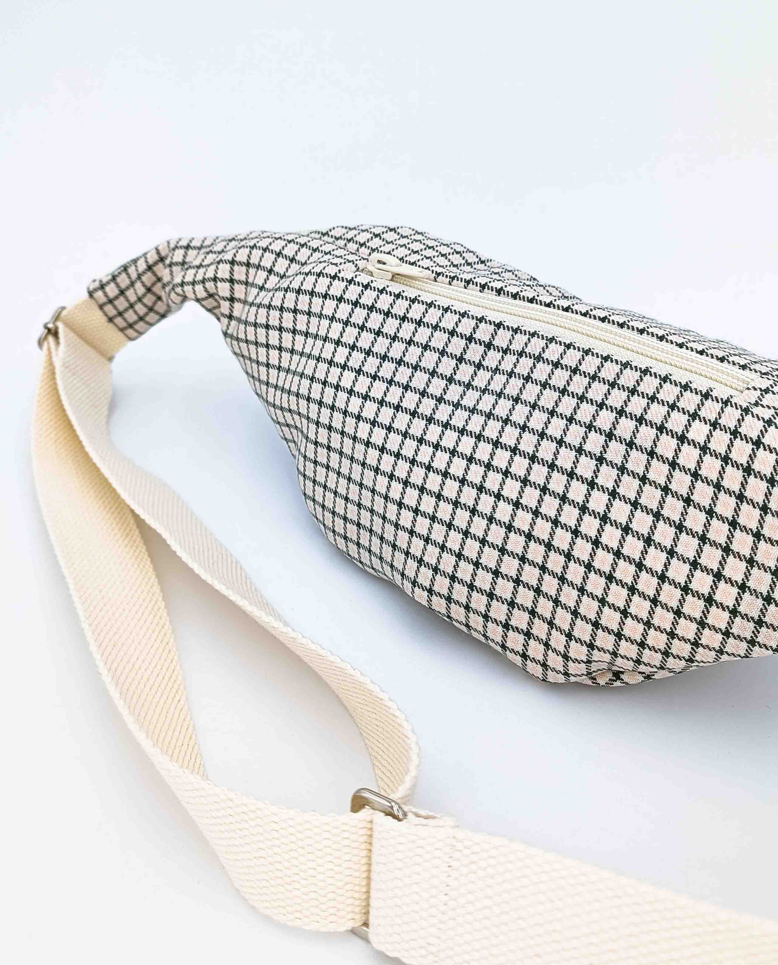 marché commun banane sac upcyclée éco-responsable éthique carreaux vert rose homonoia paris