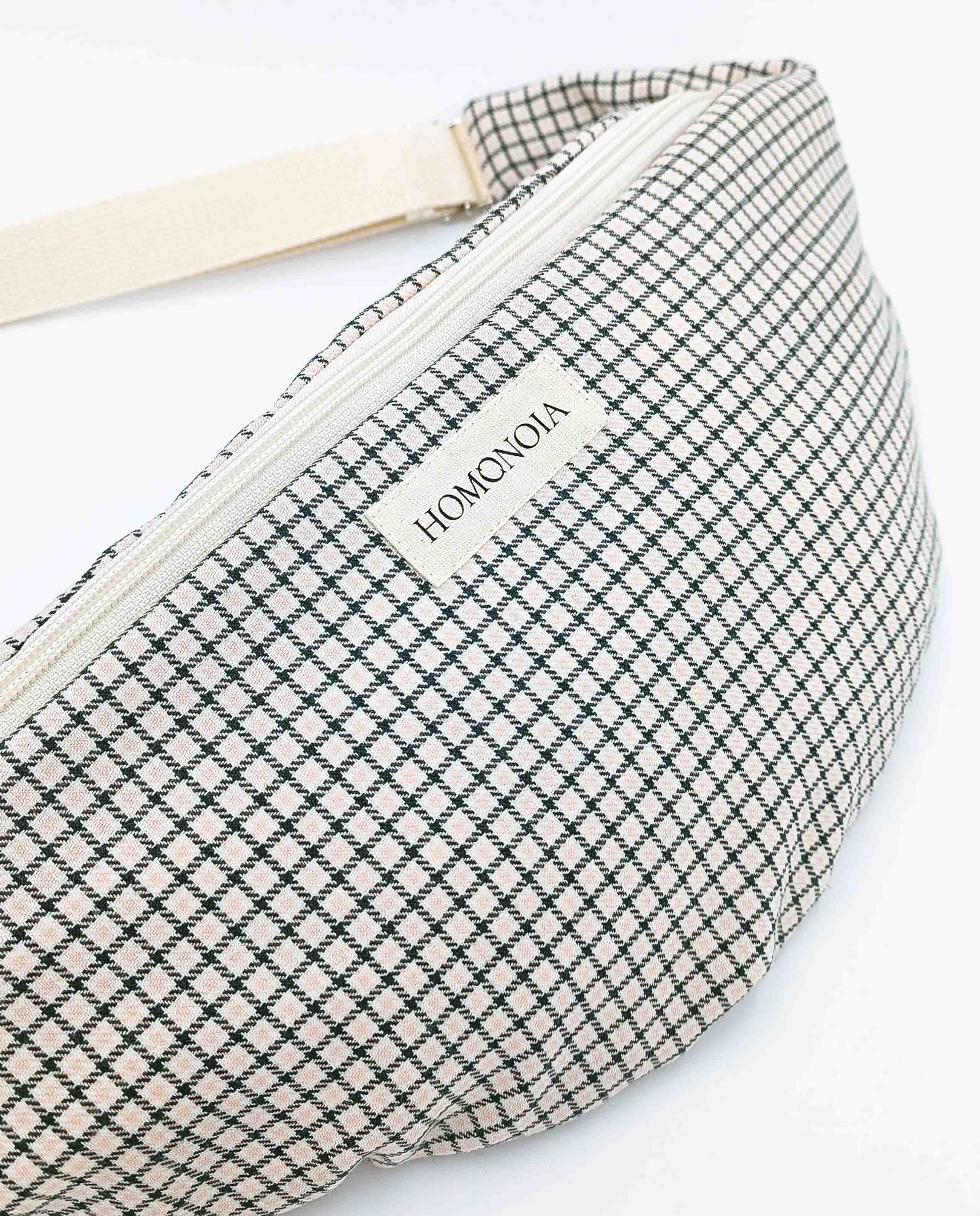 marché commun banane sac upcyclée éco-responsable éthique carreaux vert rose homonoia paris