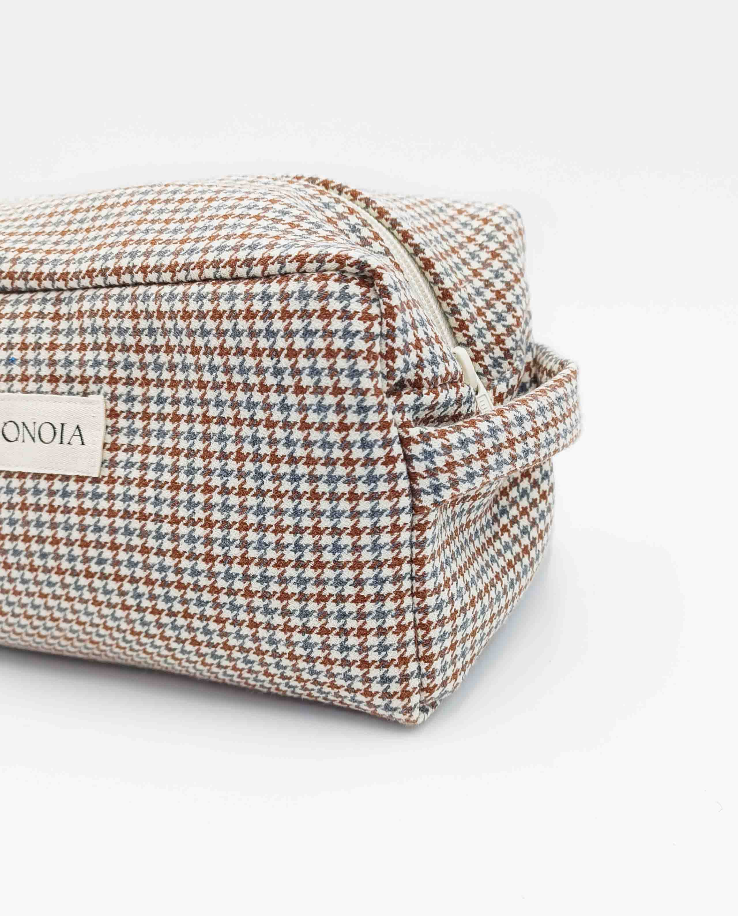 marché commun homonoia trousse de toilette éco-responsable upcyclée pied de poule