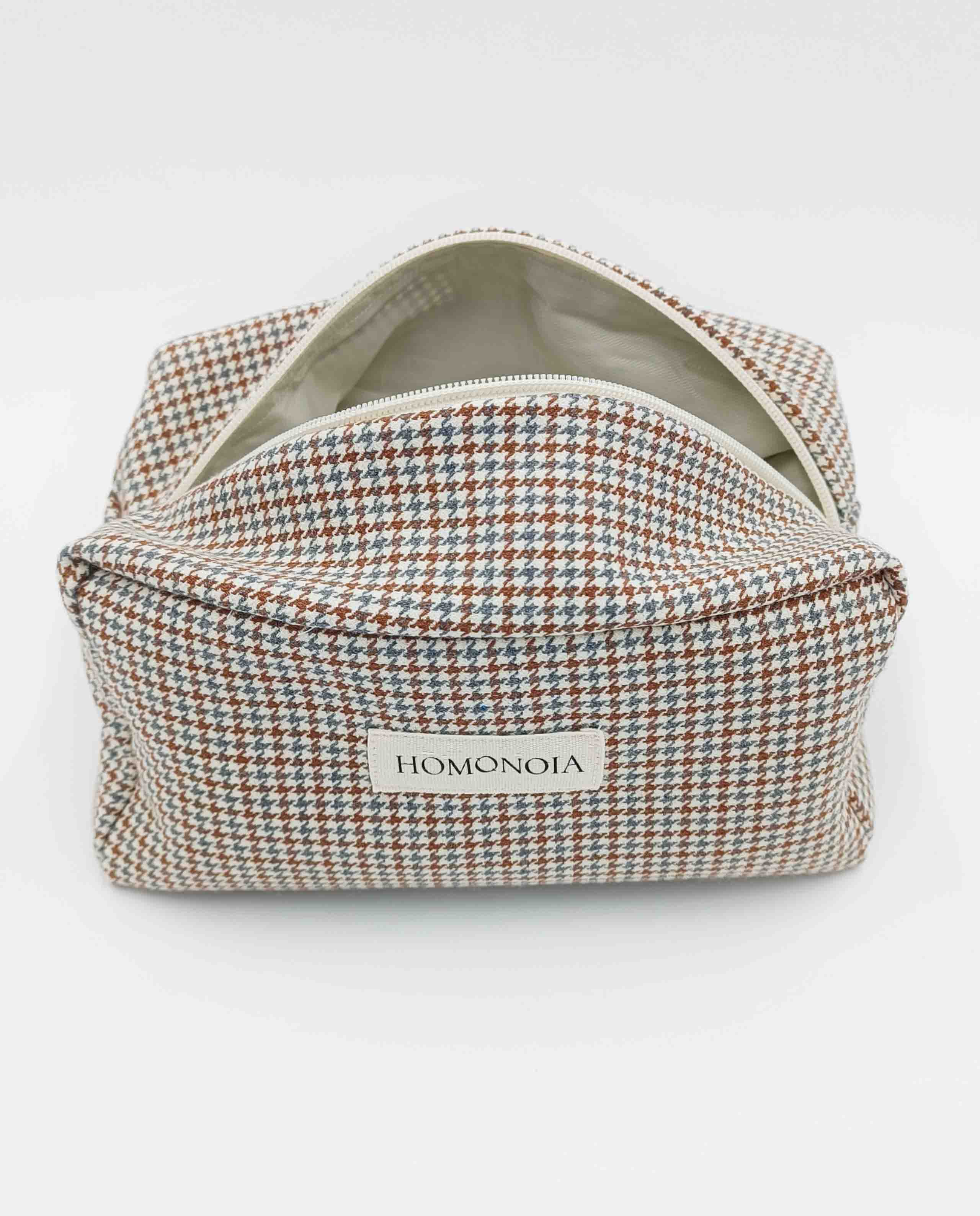 marché commun homonoia trousse de toilette éco-responsable upcyclée pied de poule