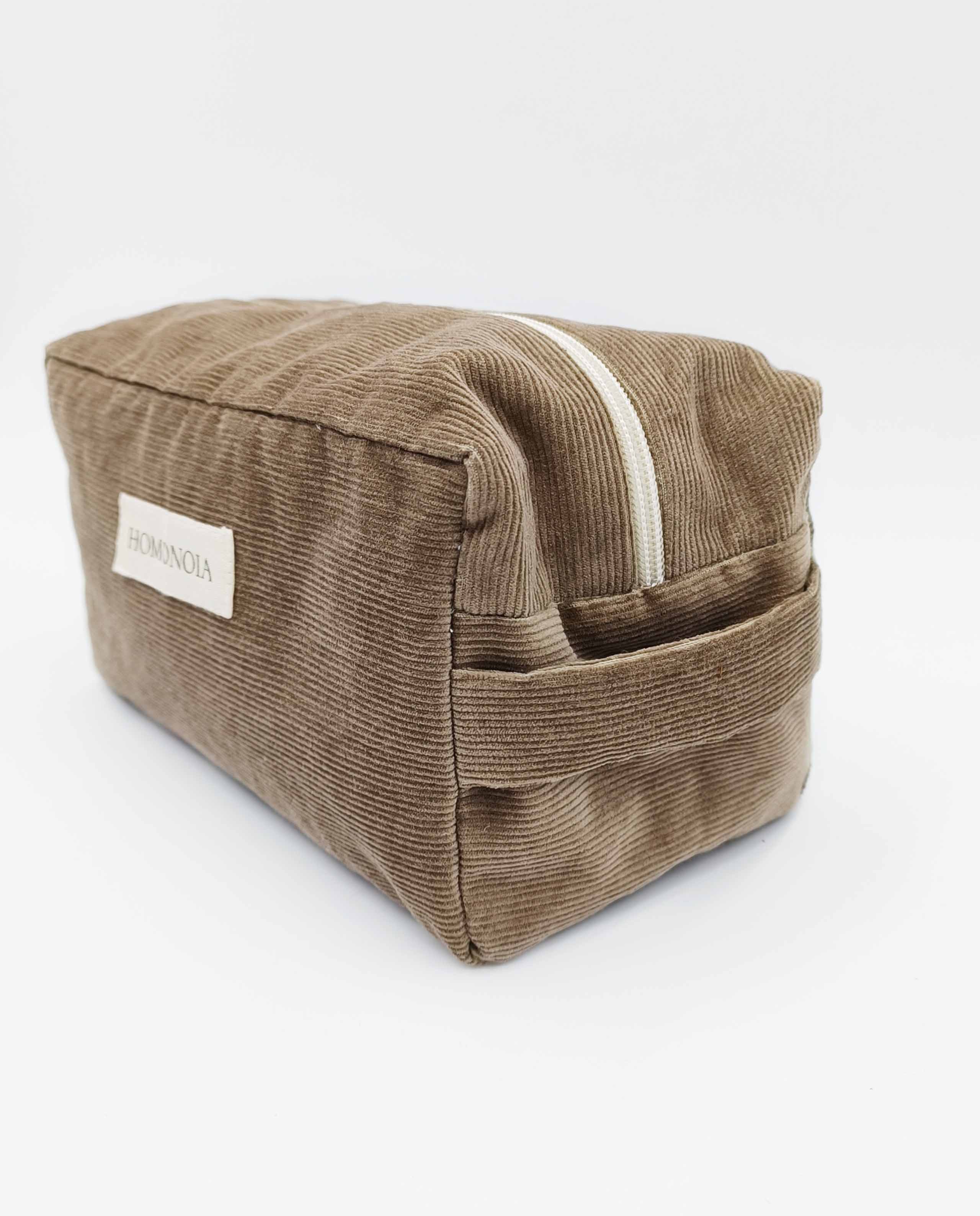 Trousse de toilette en velours upcyclé