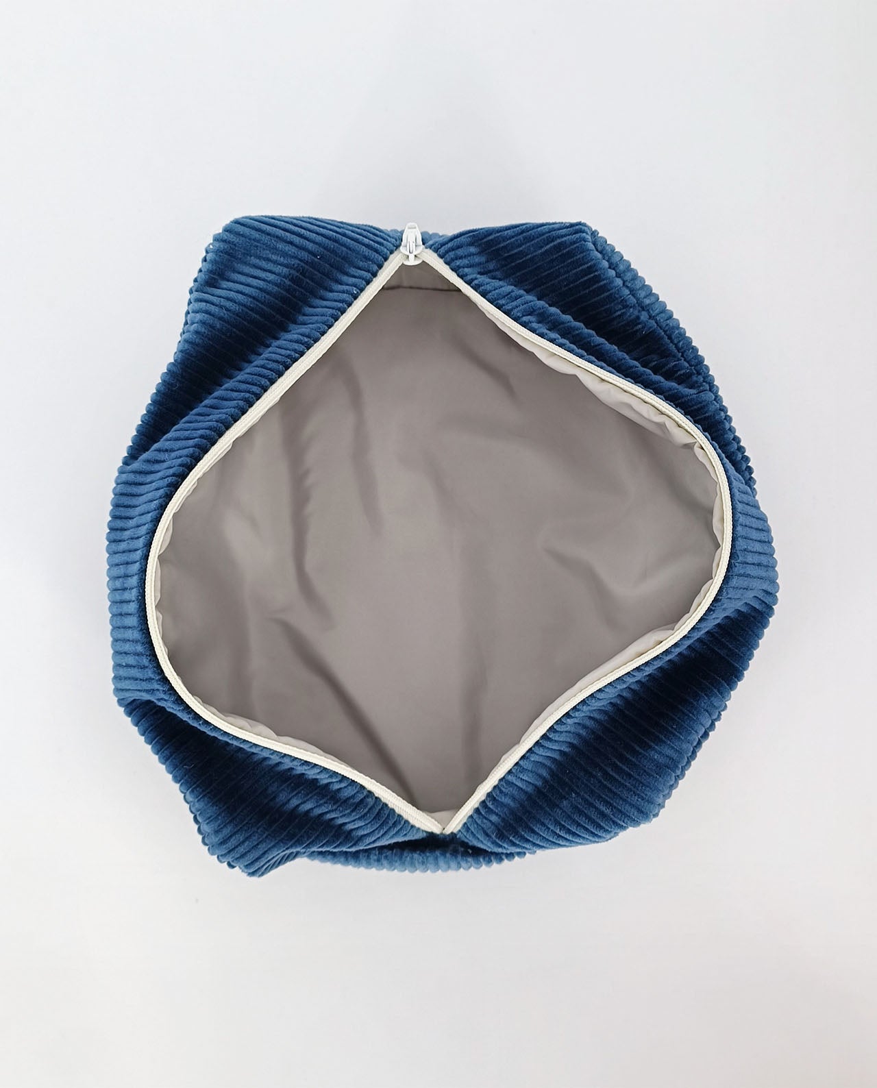 marché commun homonoia trousse de toilette éco-responsable éthique velours upcyclé bleu pétrole