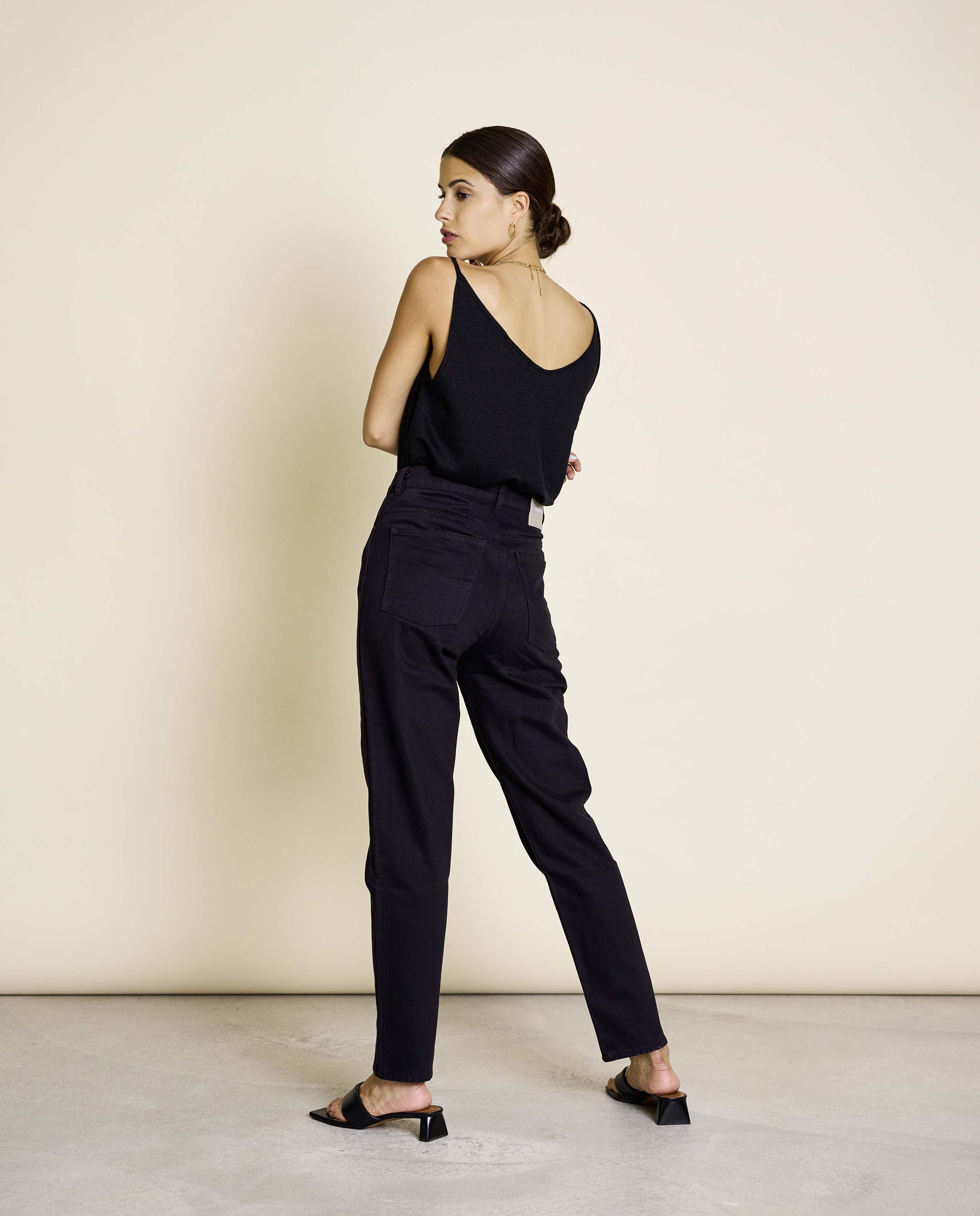 marché commun jan n june femme débardeur col V lin noir