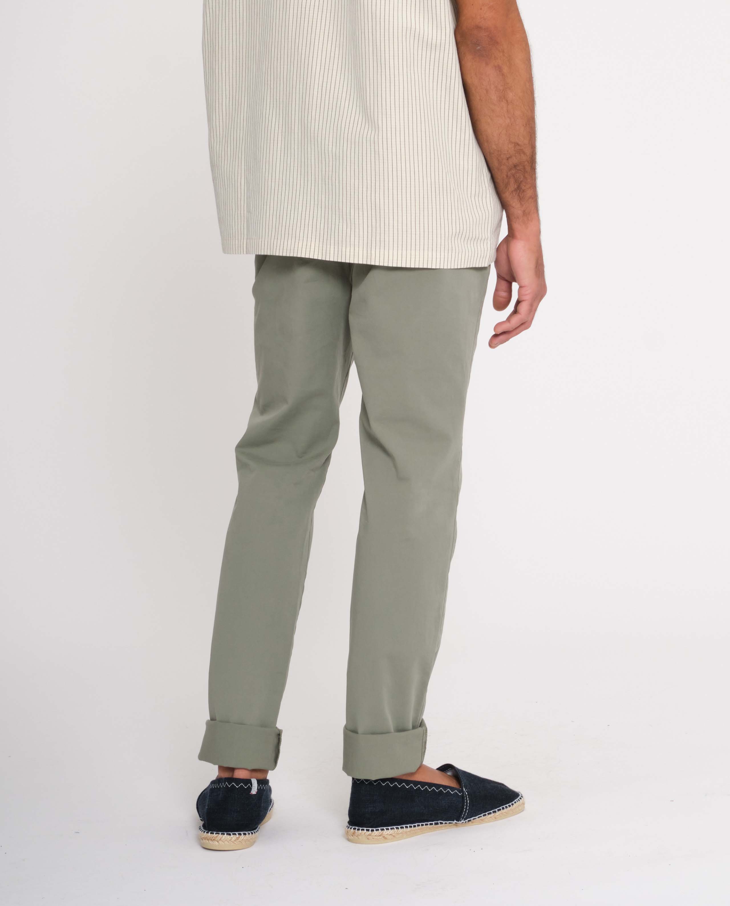 marché commun loreak mendian homme pantalon chino coton biologique kaki