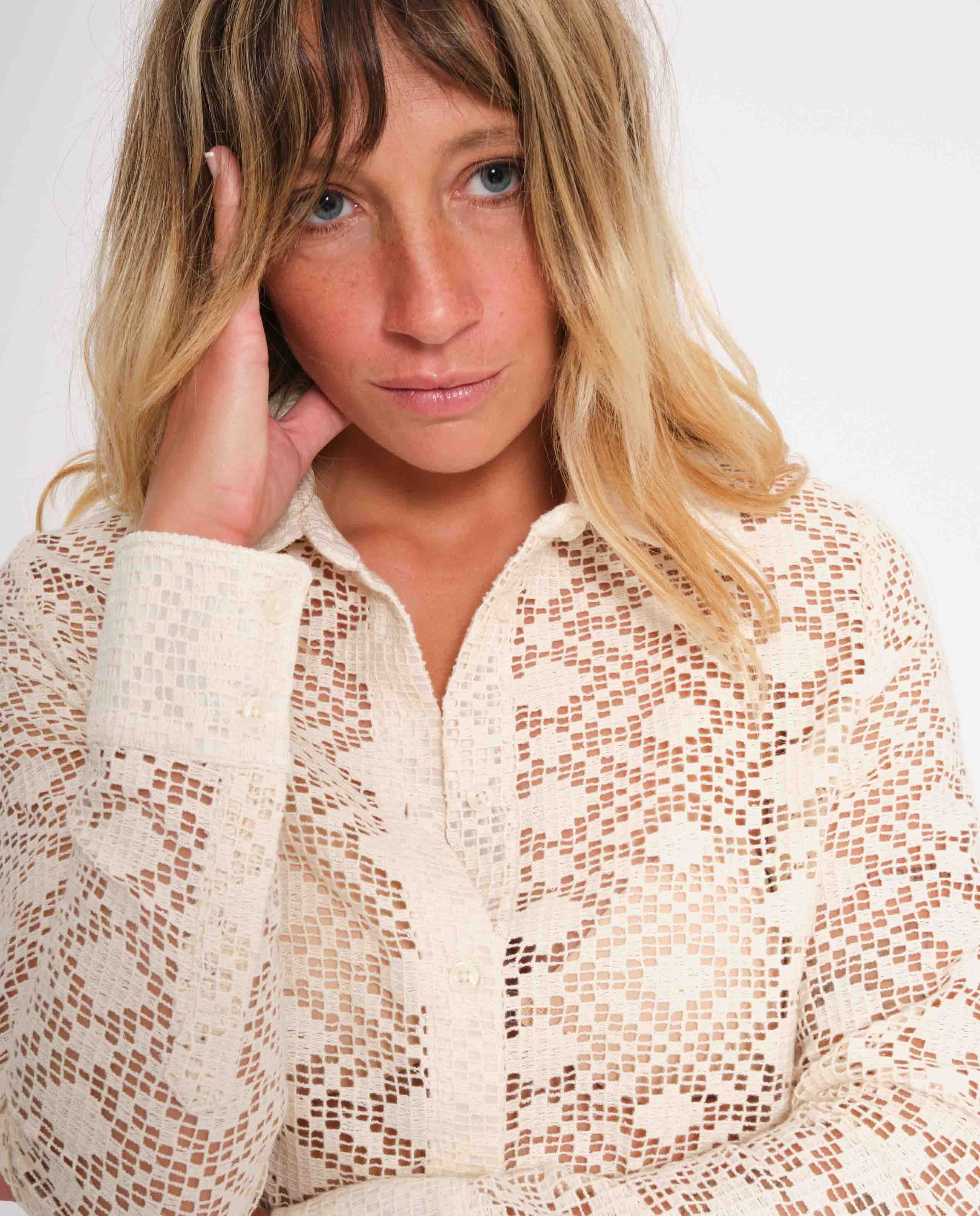 Chemise en dentelle bio et recyclée