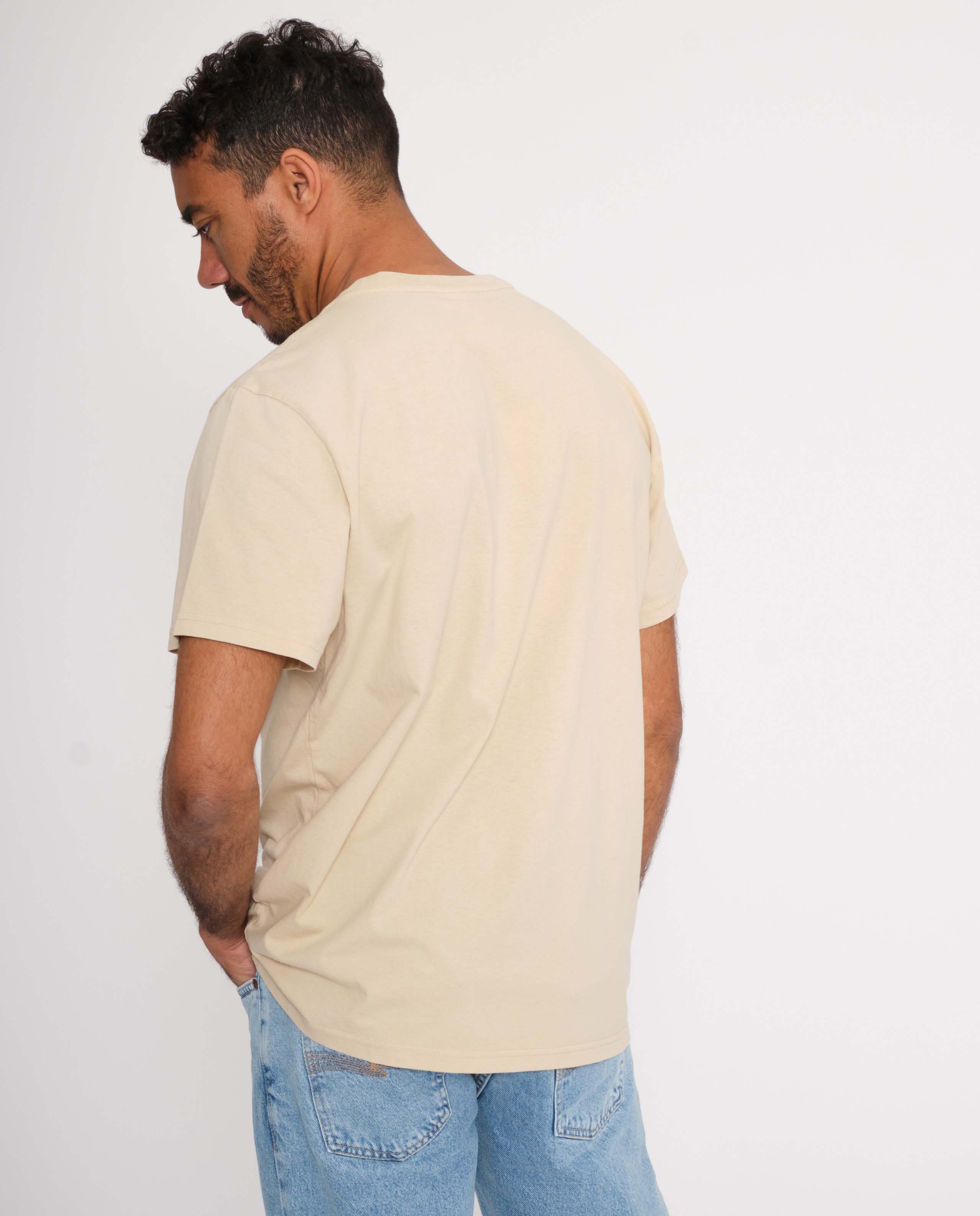 marché commun nudie jeans homme t-shirt manches courtes coton biologique patch brodé crème stay golden