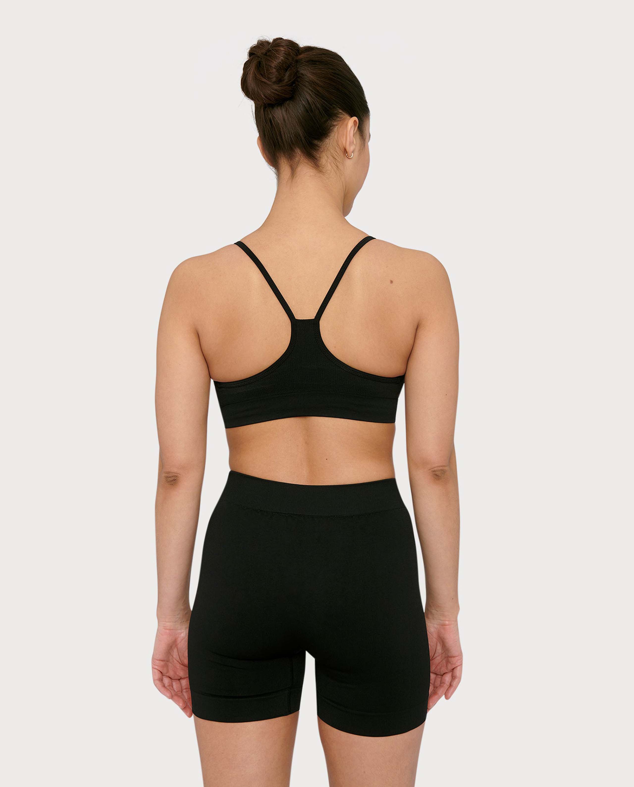 marché commun organic basics short sport yoga femme recyclé noir