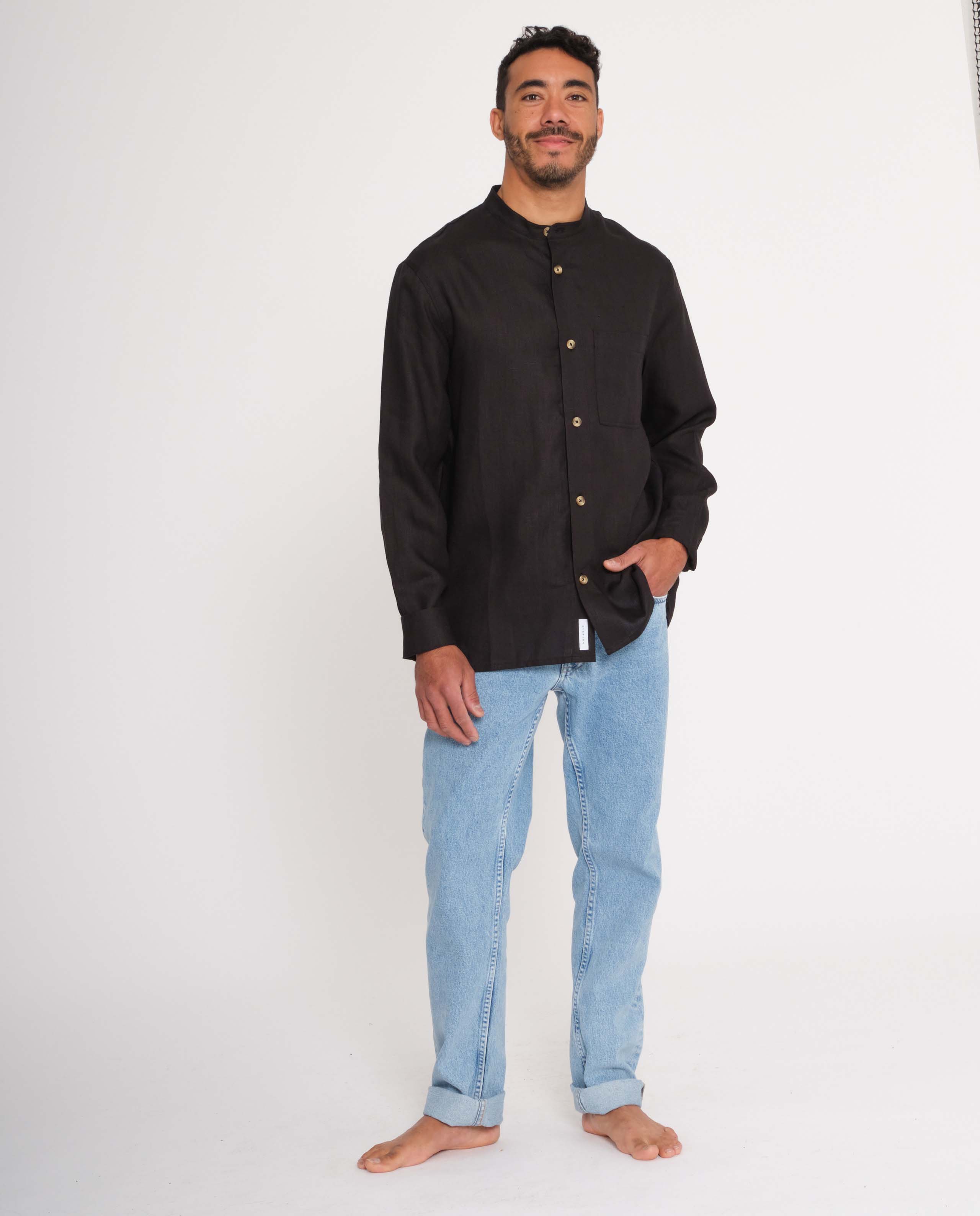 marché commun rotholz homme chemise col mao lin noir