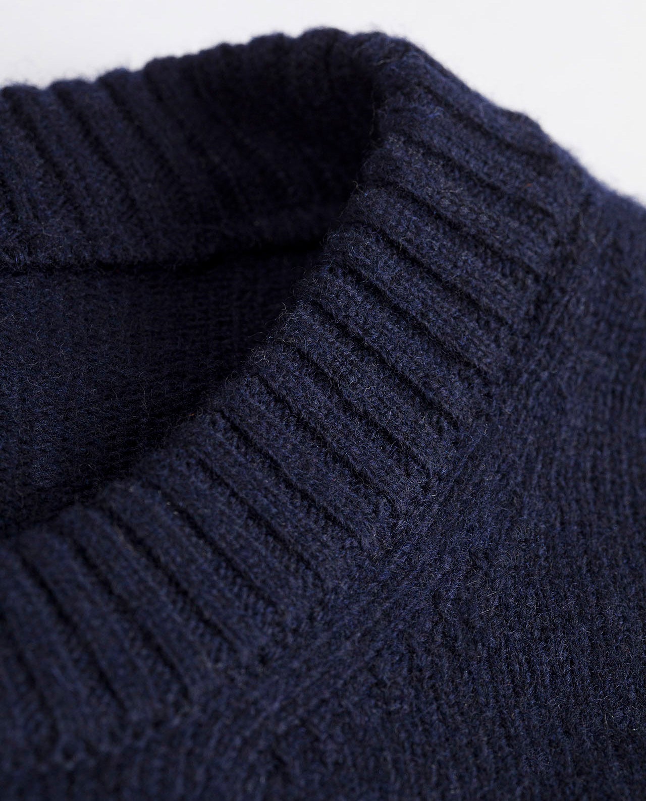 marché commun organic basics pull homme laine mérinos recyclée éco-responsable éthique bleu marine