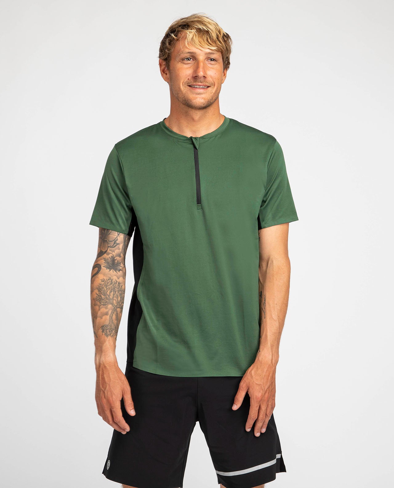 T-Shirt de sport recyclé à col zippé