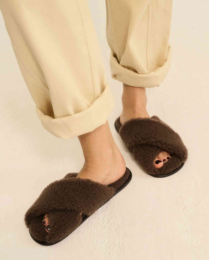 Chaussons ouverts en laine de mouton