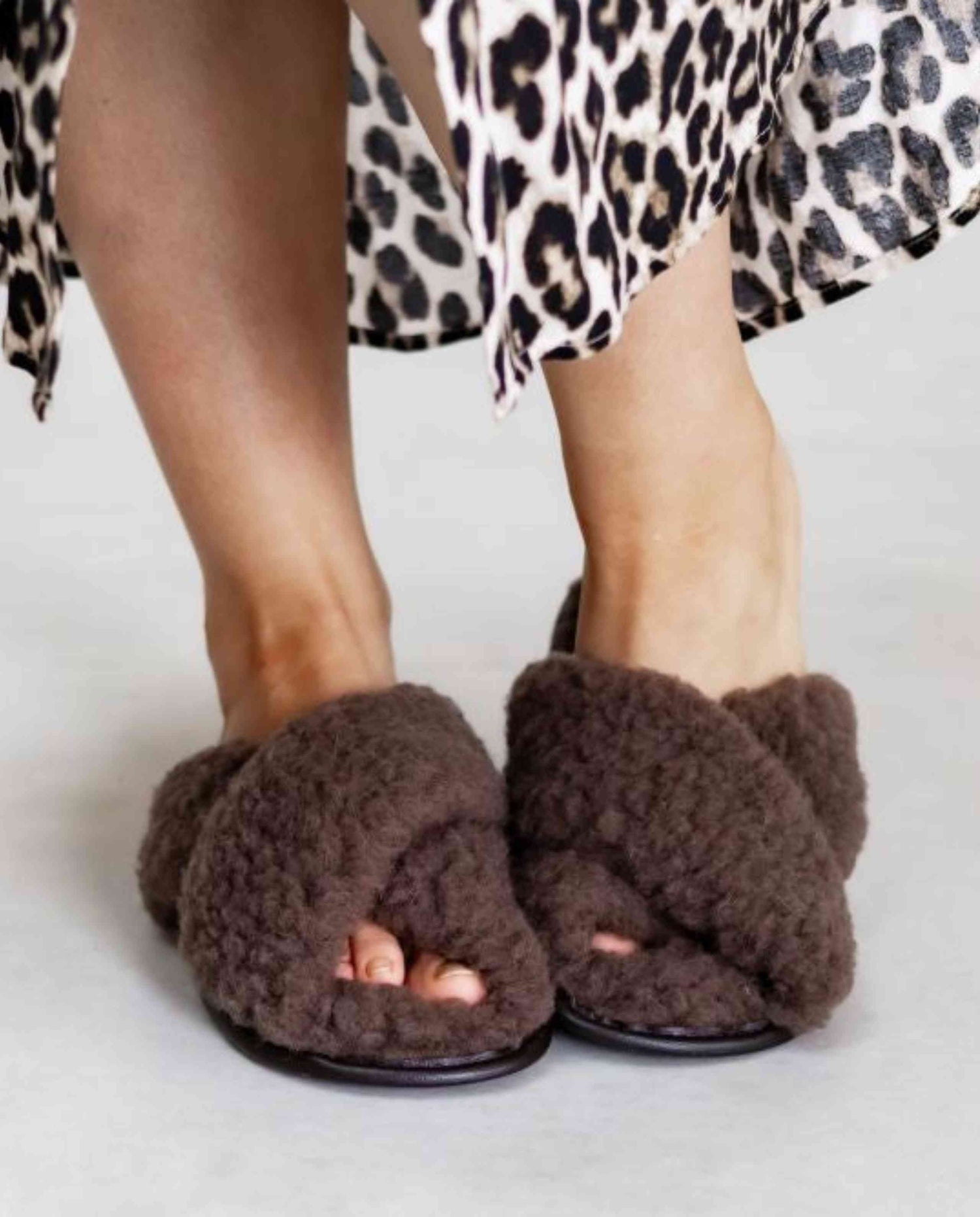 Chaussons ouverts en laine de mouton