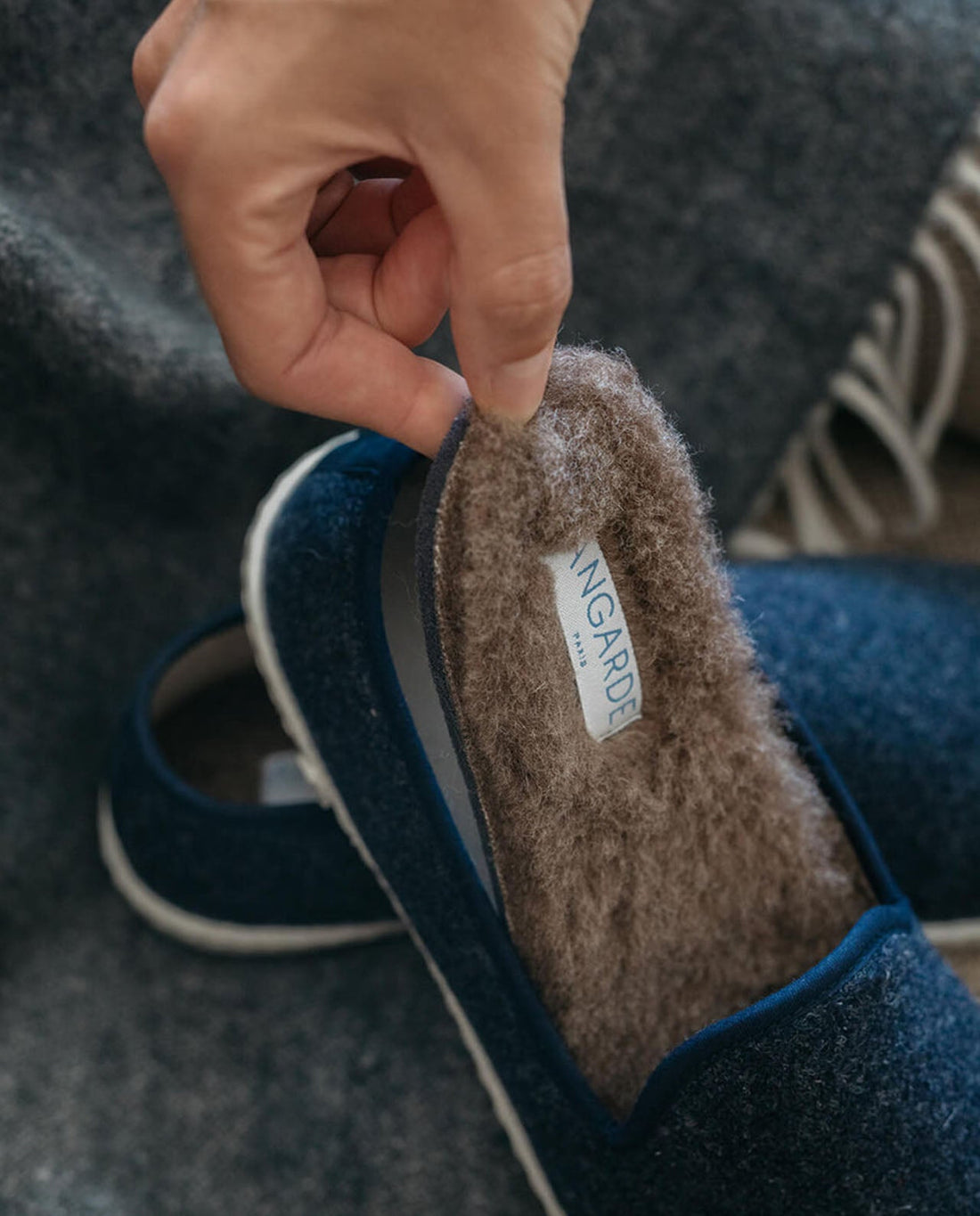 marché commun angarde chaussons homme slippers laine recyclée fabriqués en europe bleu marine