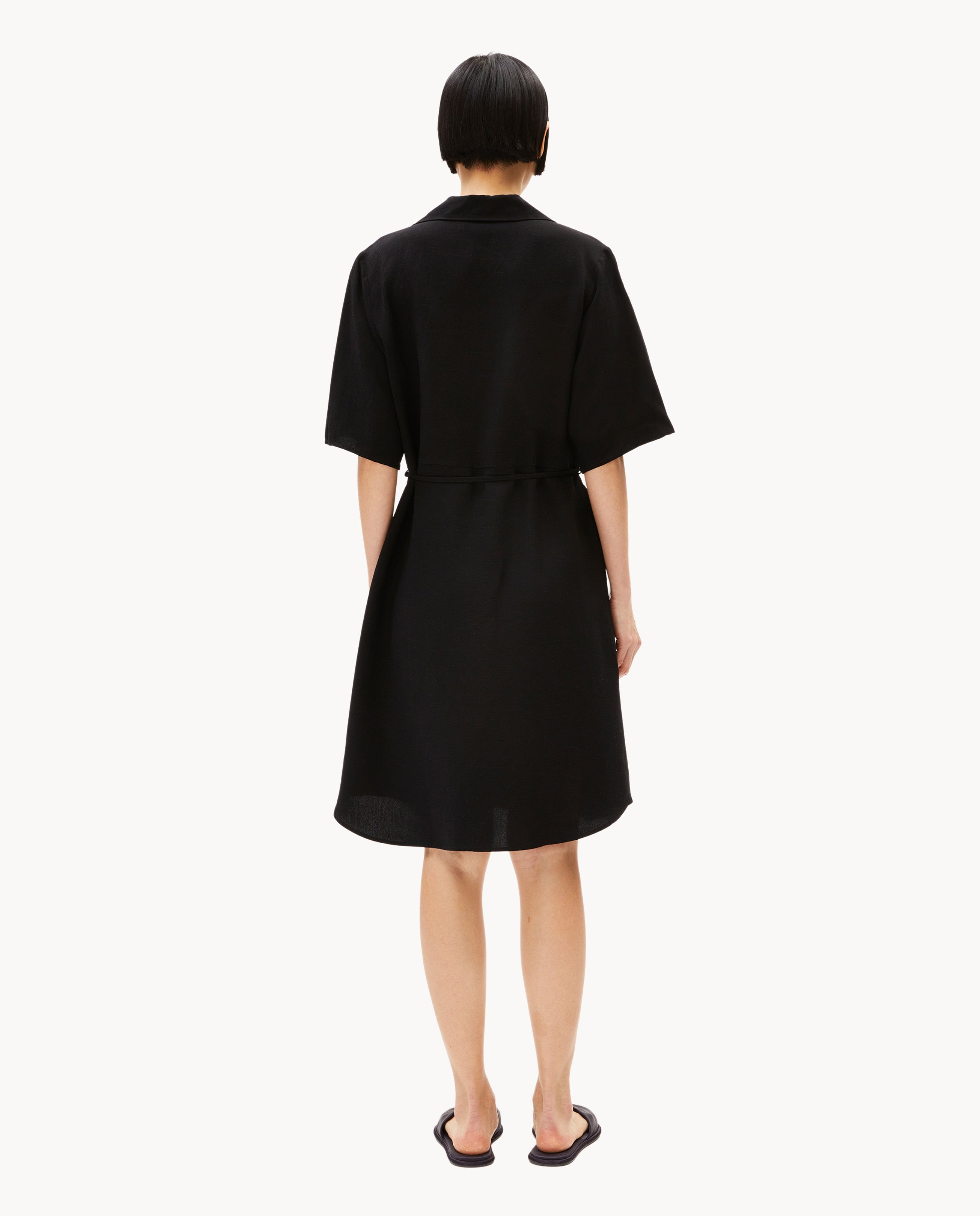 marche commun robe portefeuille en lin melange noir armedangels