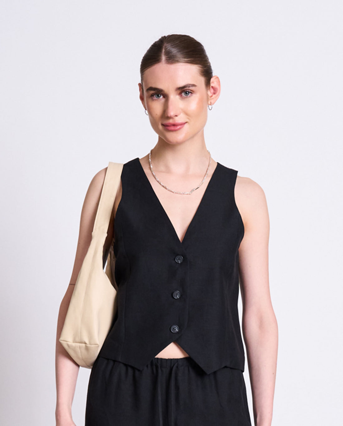 marché commun gilet tailleur sans manches en coton bio noir jan n june