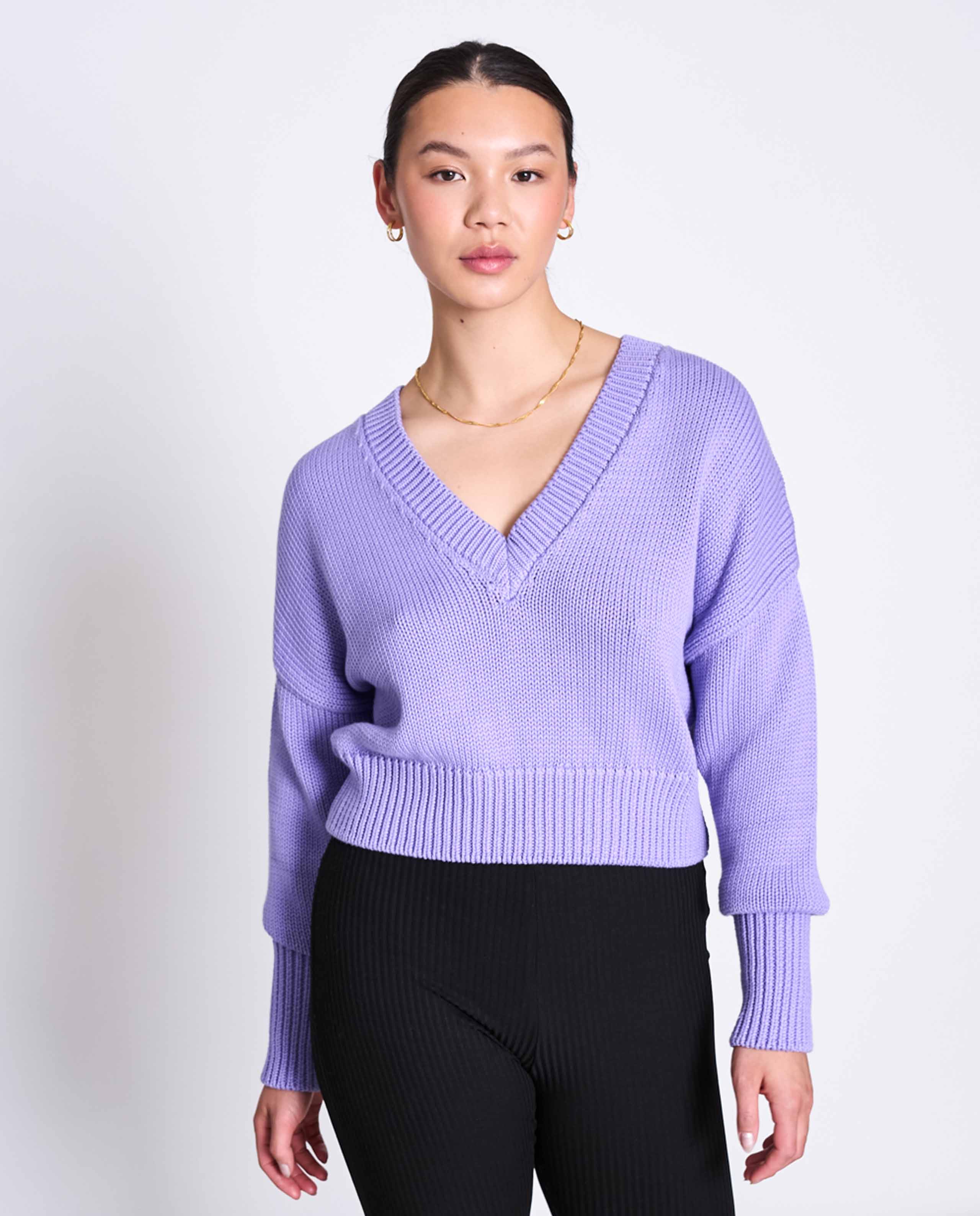 Marché Commun Pull Court Col V en coton bio lilas Jan &