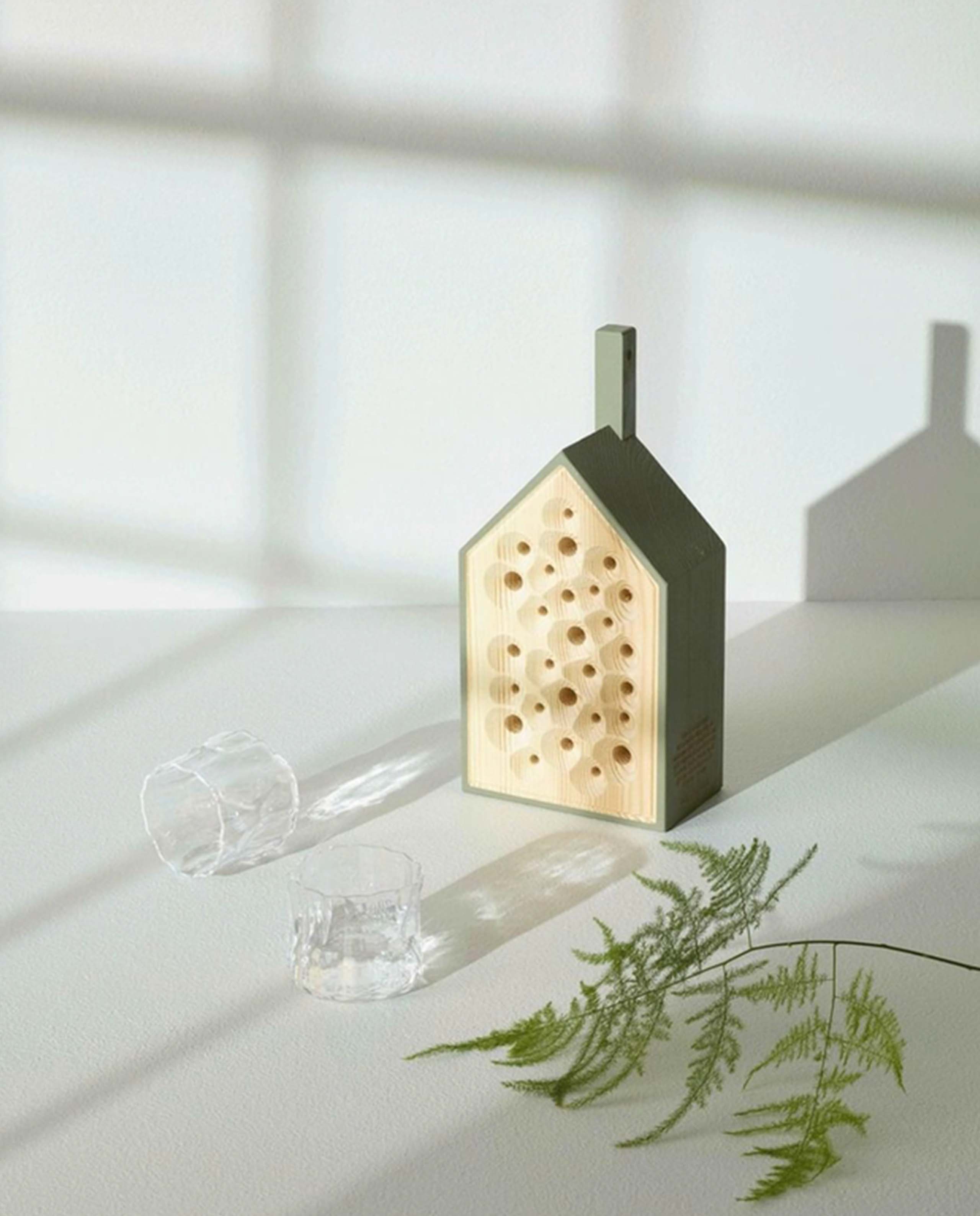 Marché Commun Hôtel à Abeilles Solitaires Naturel BiBo Vert Sauge Loland Design