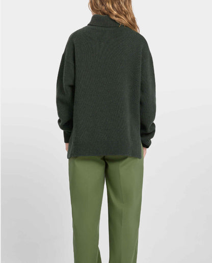 Pull col roulé en maille recyclée