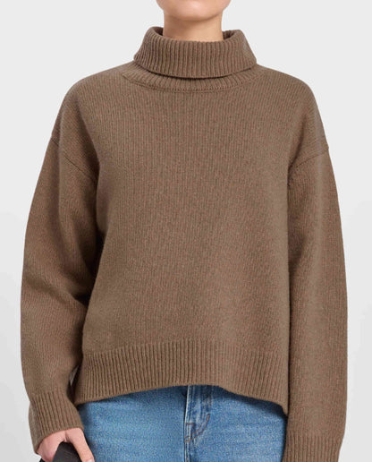 Pull col roulé en maille recyclée