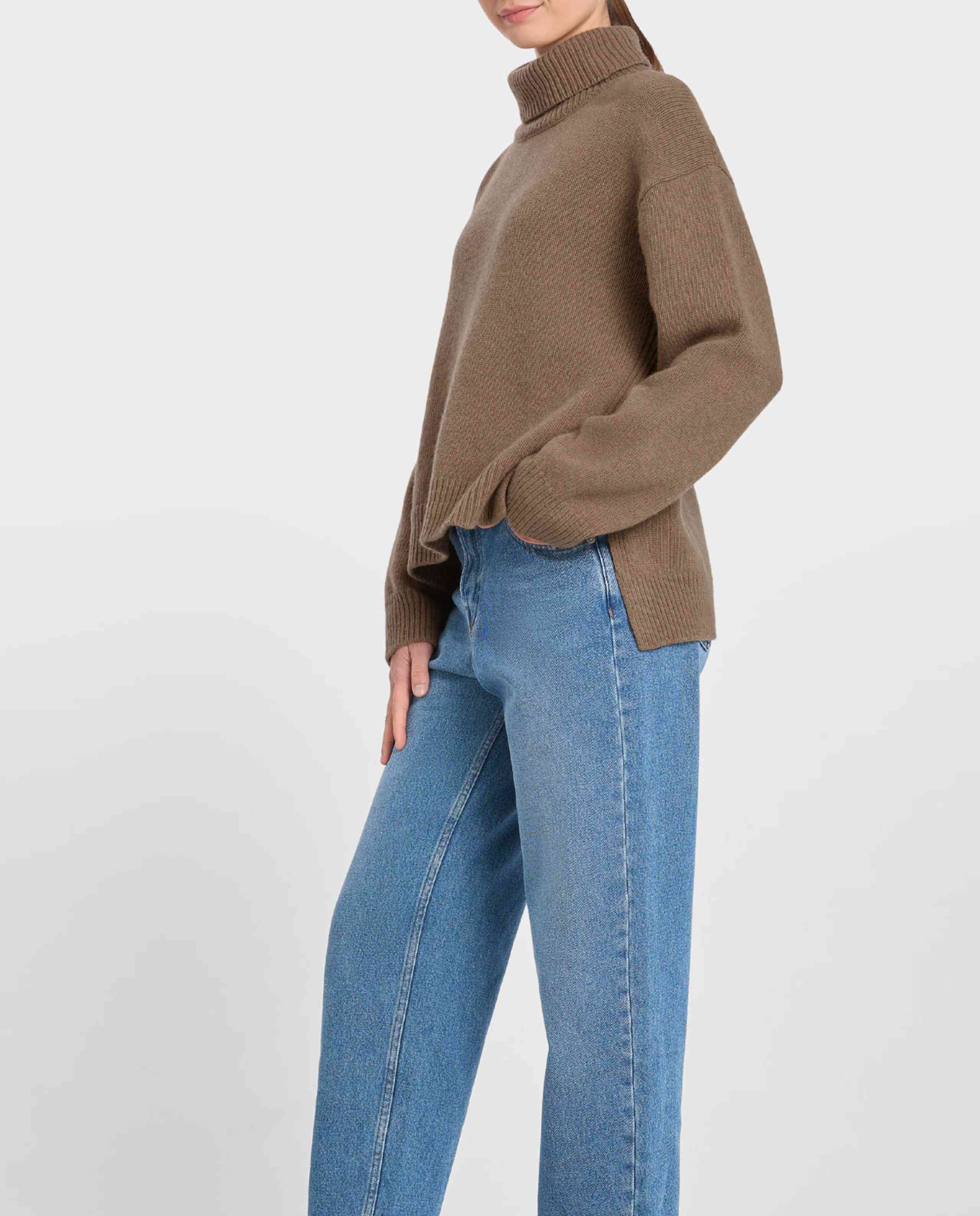 Pull col roulé en maille recyclée