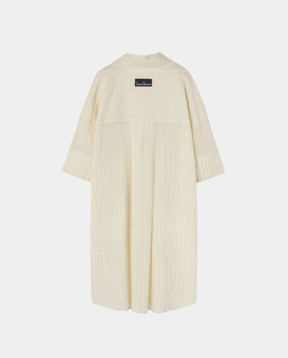 Marché Commun robe en coton bio écru gaufrée Loreak Mendian