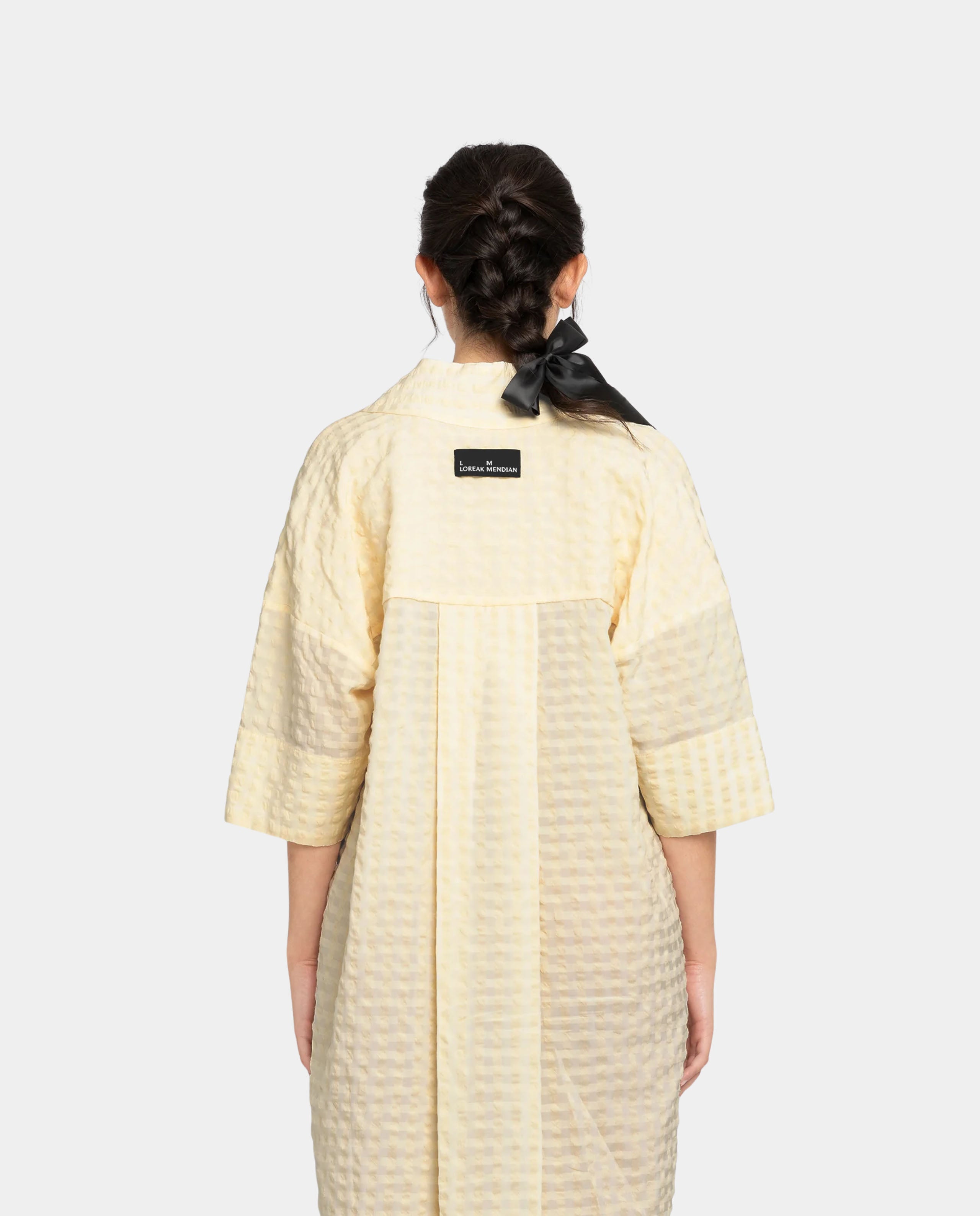 Marché Commun robe en coton bio écru gaufrée Loreak Mendian