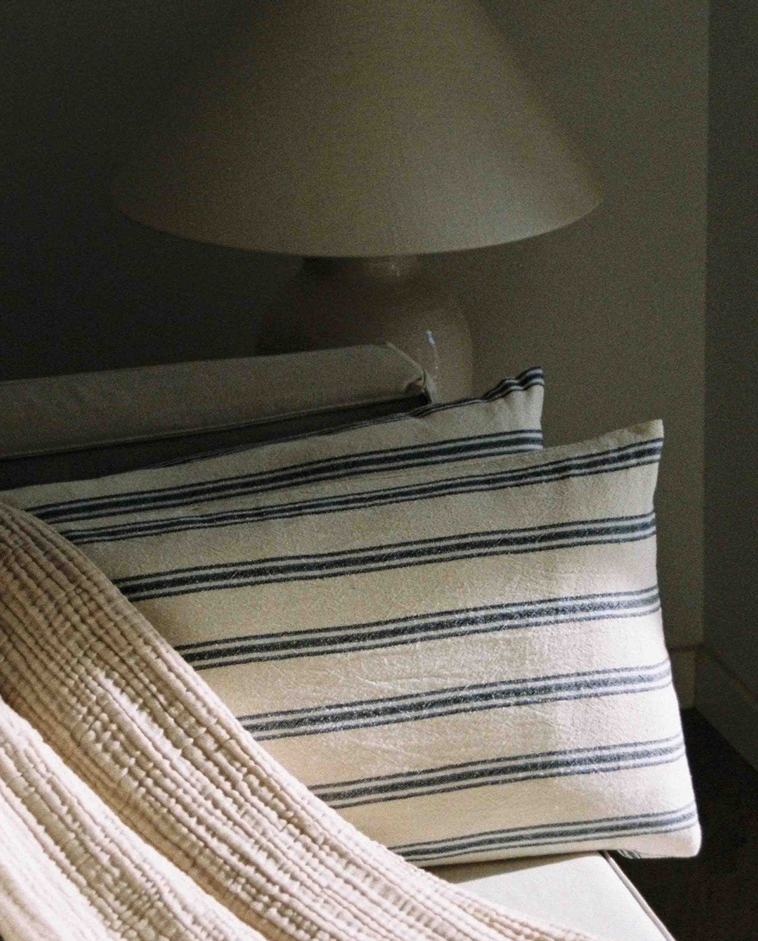 marché commun housse de coussin en lin rayée mizar &amp; alcor