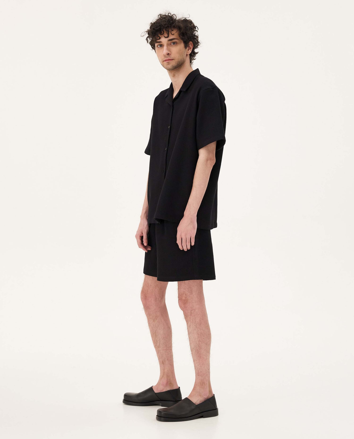 Kaki HOMME Chemise à manches courtes à col montant 100% coton Coupe Kaki HOMME Chemise à manches courtes à col montant 100% coton Coupe