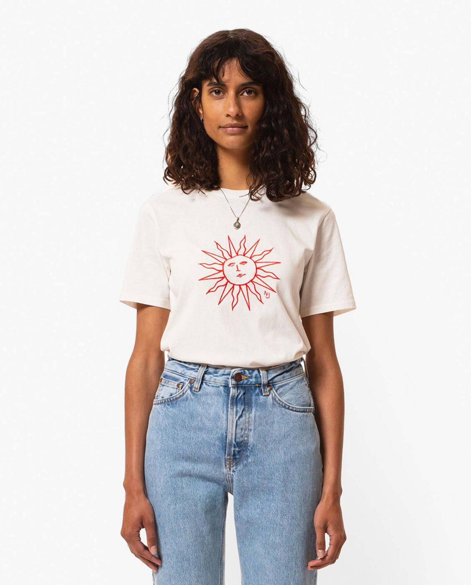 Marché Commun tshirt brodé en coton bio blanc nudie jeans