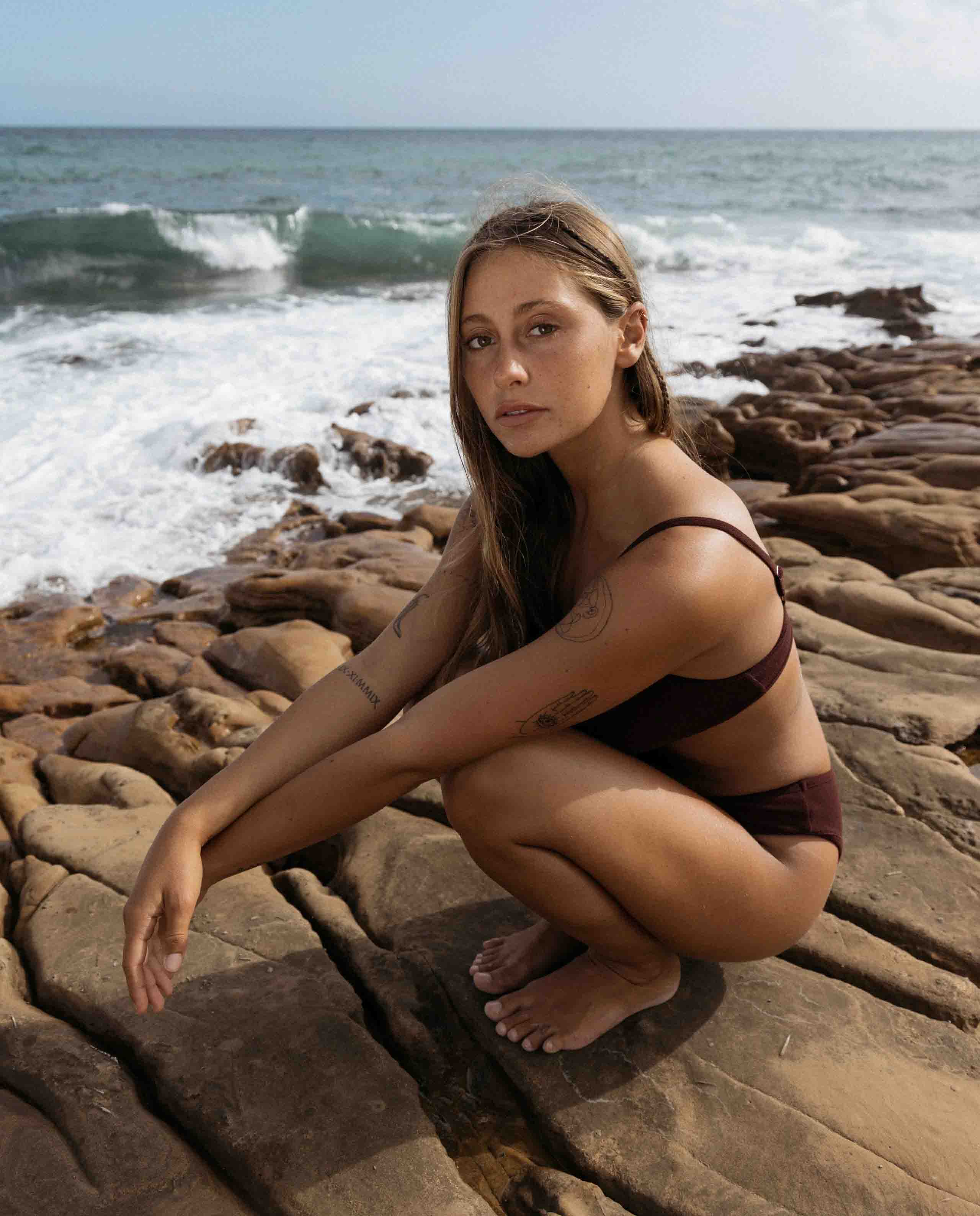 Marché Commun Bas de Maillot de bain femme Recyclé en Eponge Marron Foncé Oy surf