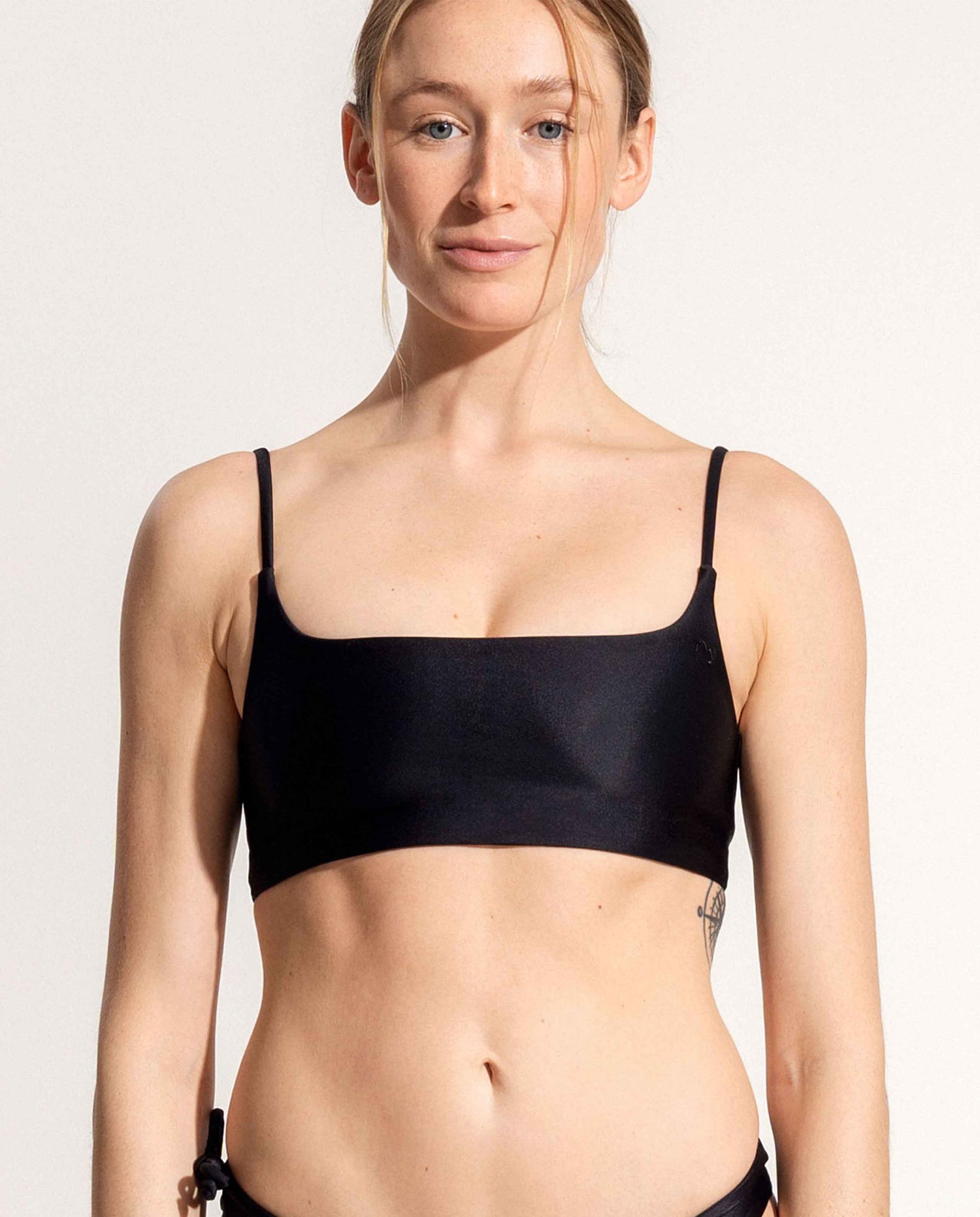 marché commun oy surf haut de maillot bandeau recyclé noir