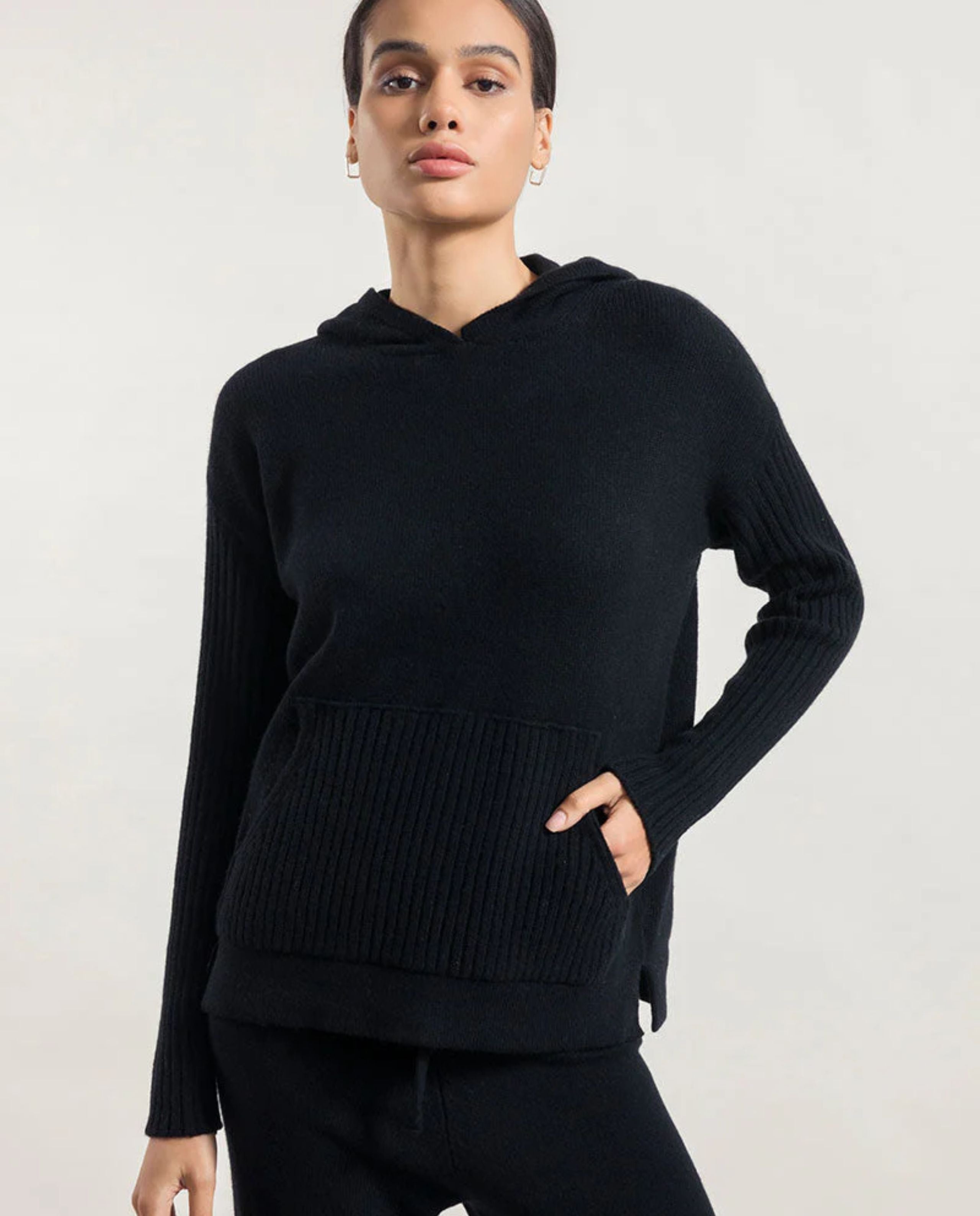 Sweat à capuche en cachemire et laine recyclés