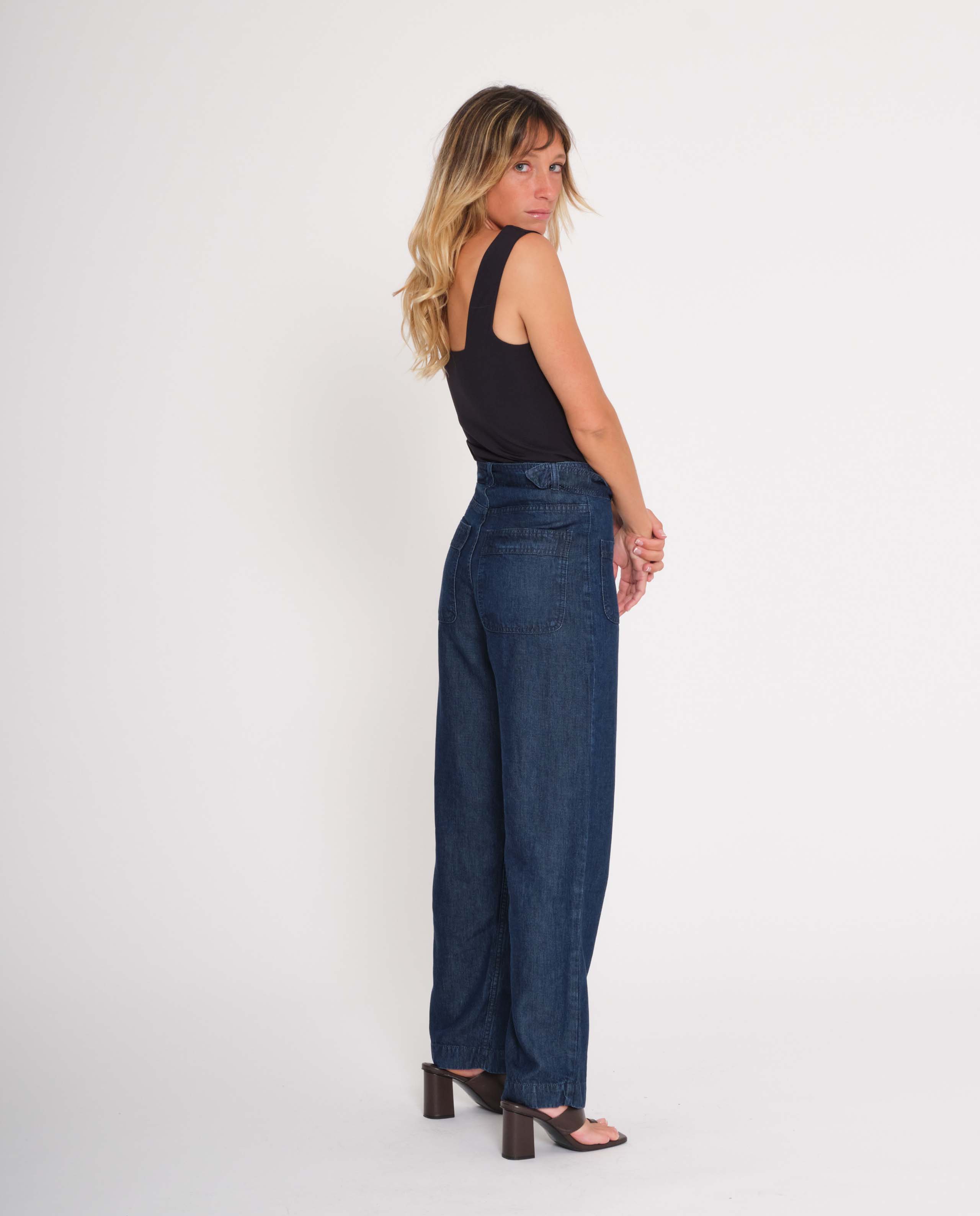 marché commun graine femme pantalon tencel bleu jean éco-responsable éthique fluide