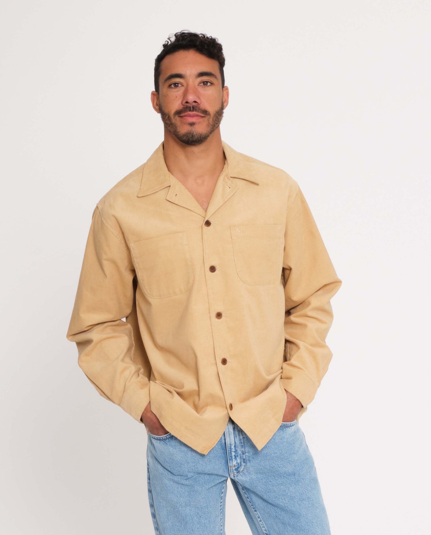 marché commun nudie jeans homme surchemise velours côtelé coton biologique beige sable vincent faded sun