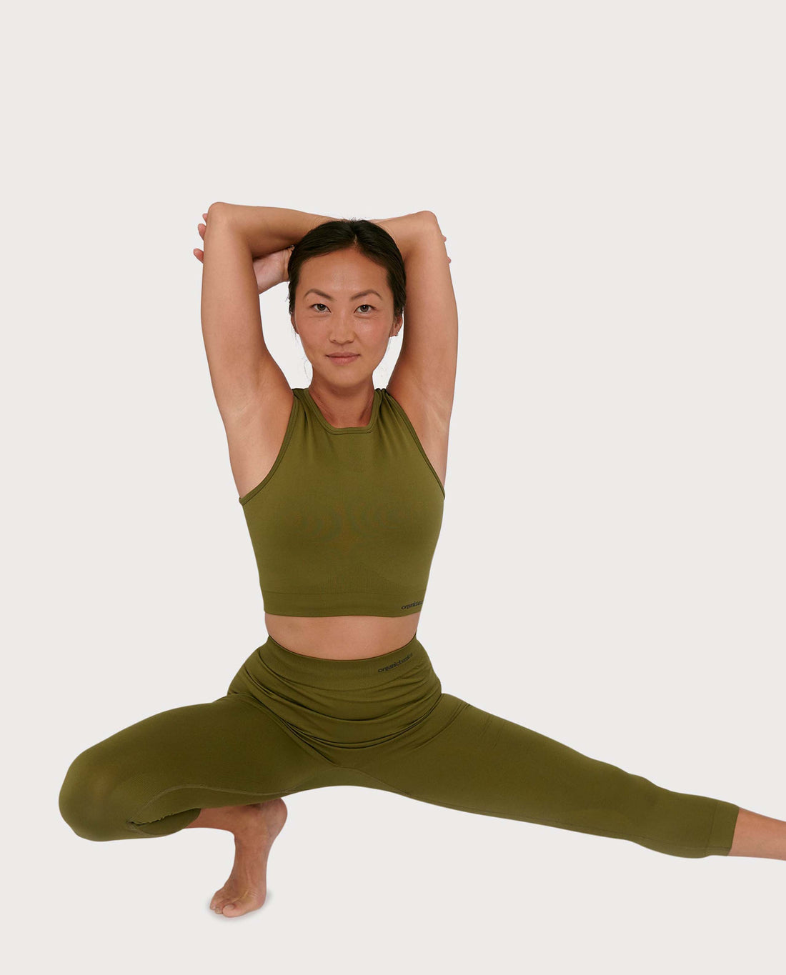 marché commun organic basics femme crop top sport yoga recyclé vert olive