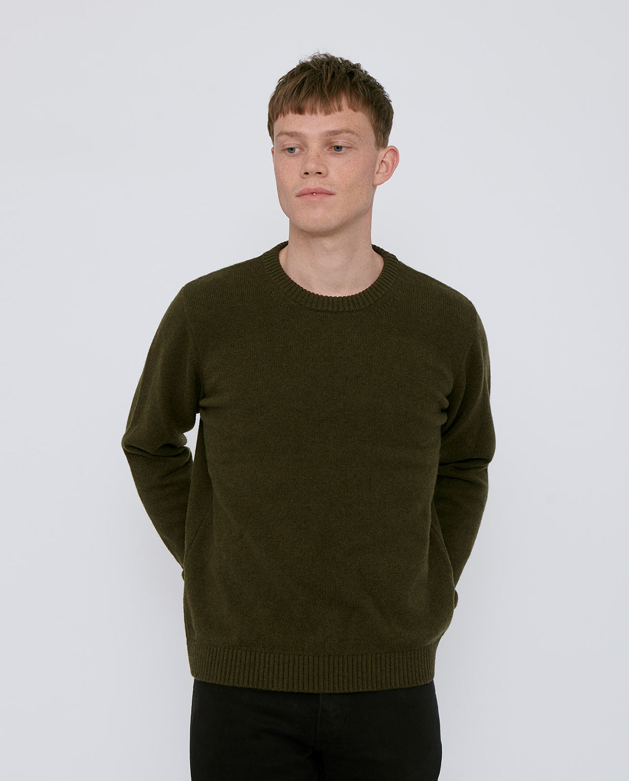 marché commun organic basics pull en laine recyclée eco-responsable homme vert olive 